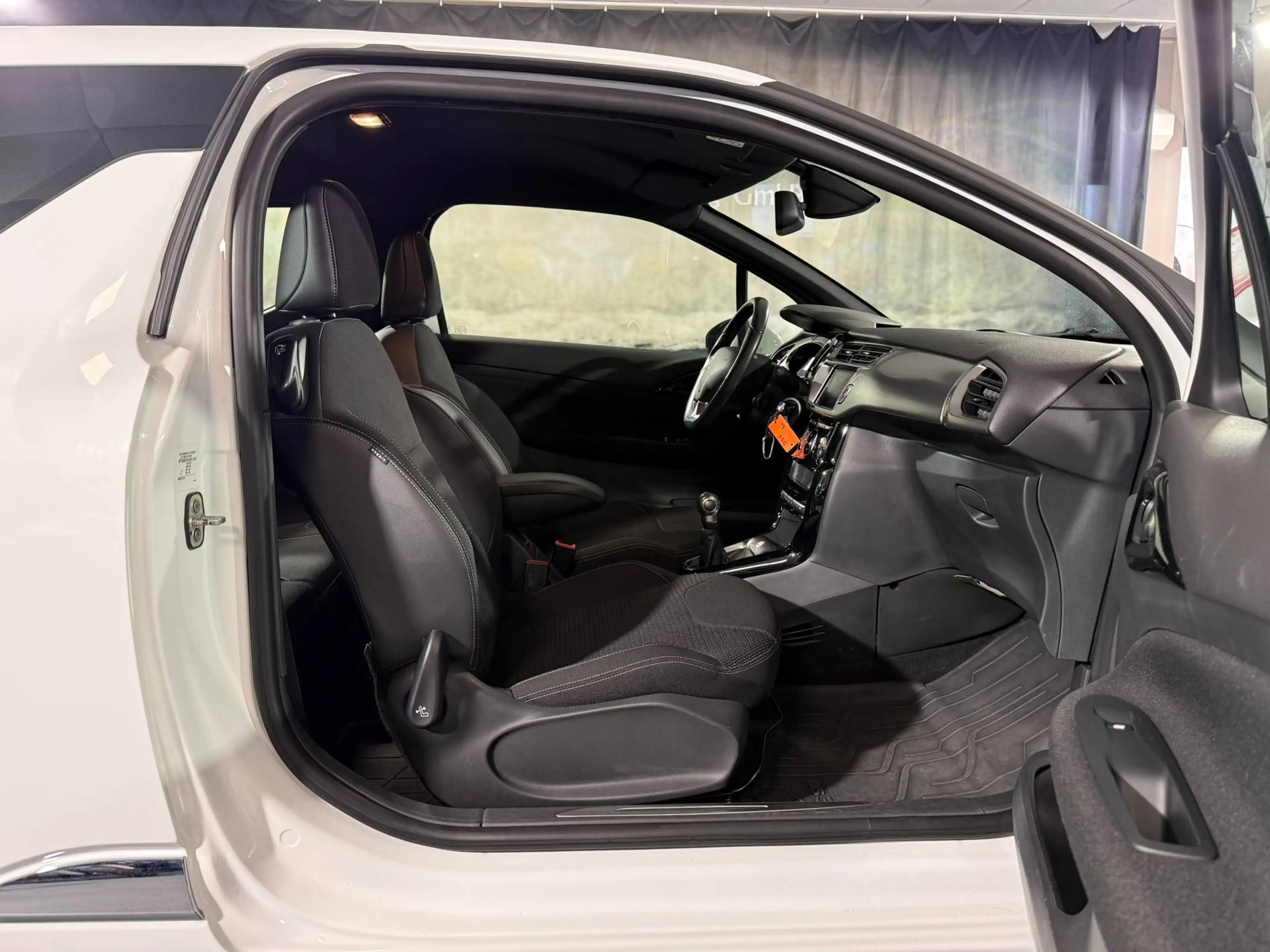 Citroen DS3 1.6 BlueHDi Navi Klima 1.H MwSt — photo 11