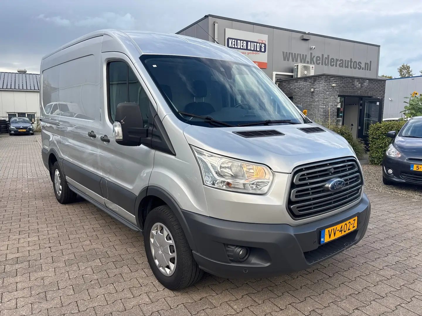 Ford Transit 350 2.2 TDCI L2H2 Airco | Cruise | PDC | Camera Grijs - 2