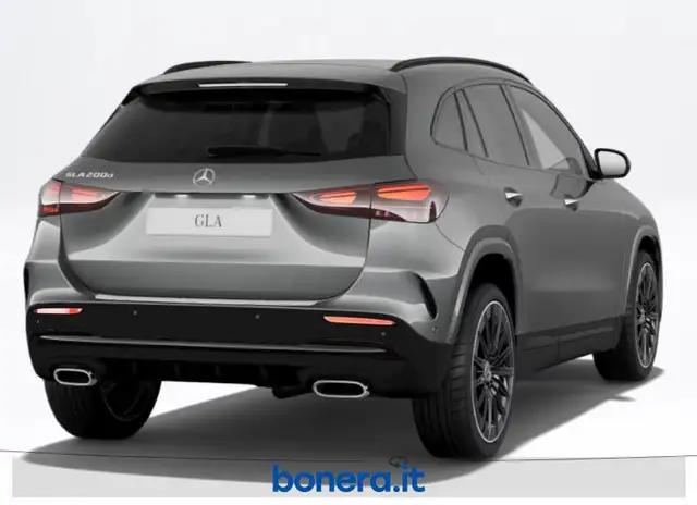 Mercedes-Benz Gla view 3