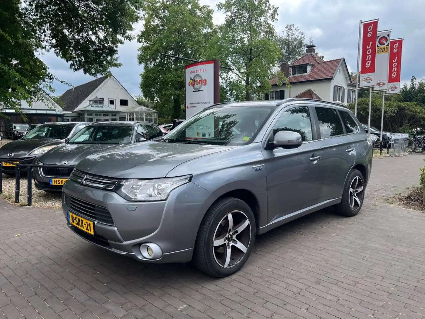 Mitsubishi Outlander 2.0 PHEV INSTYLE PLUG-IN / SCHUIFDAK / LEDER / CAM Grijs - 1