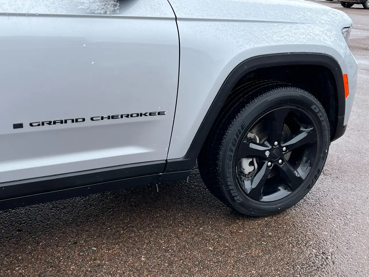 Jeep Grand Cherokee снимка Jeep Grand Cherokee