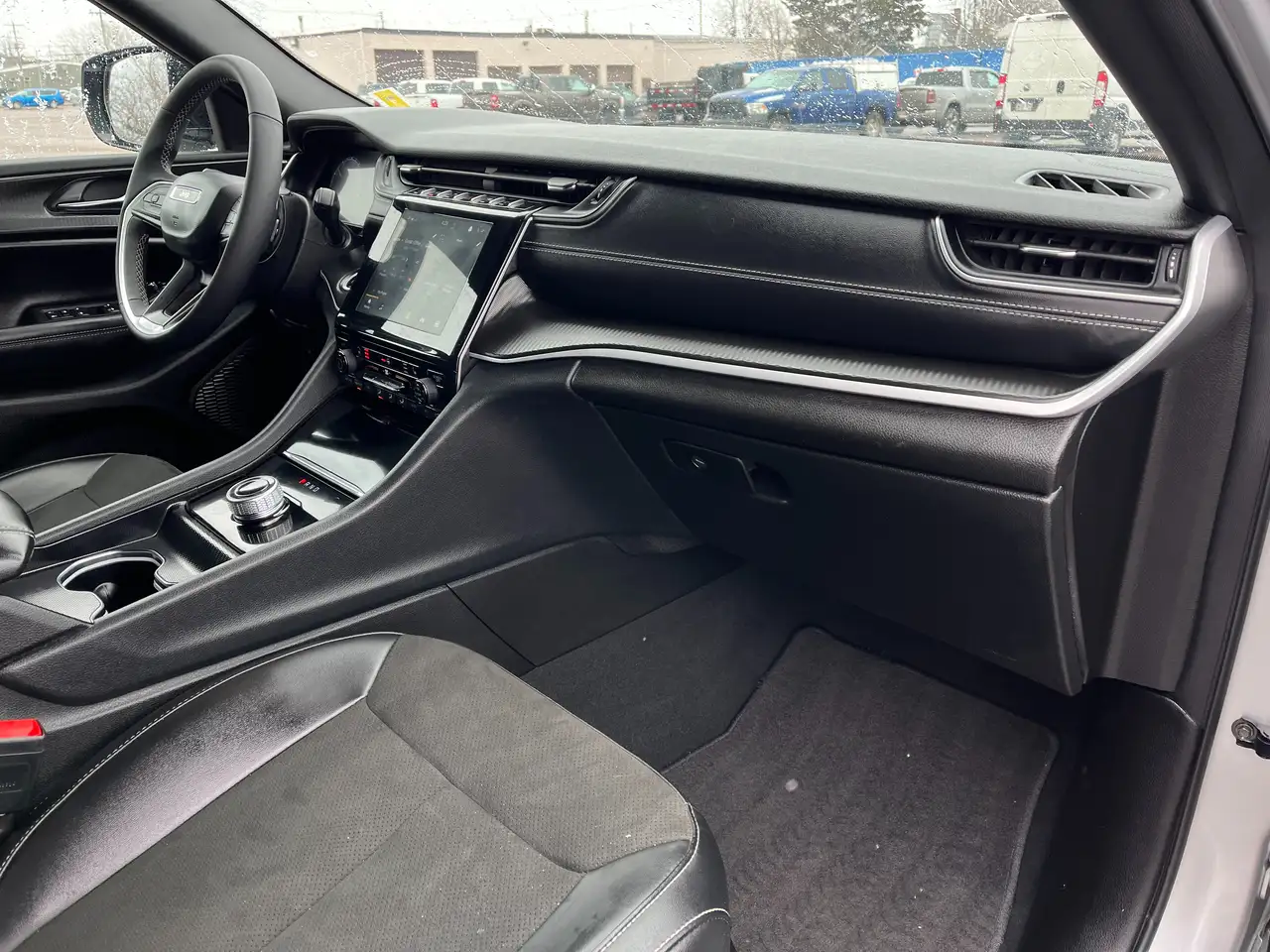 Jeep Grand Cherokee снимка Jeep Grand Cherokee