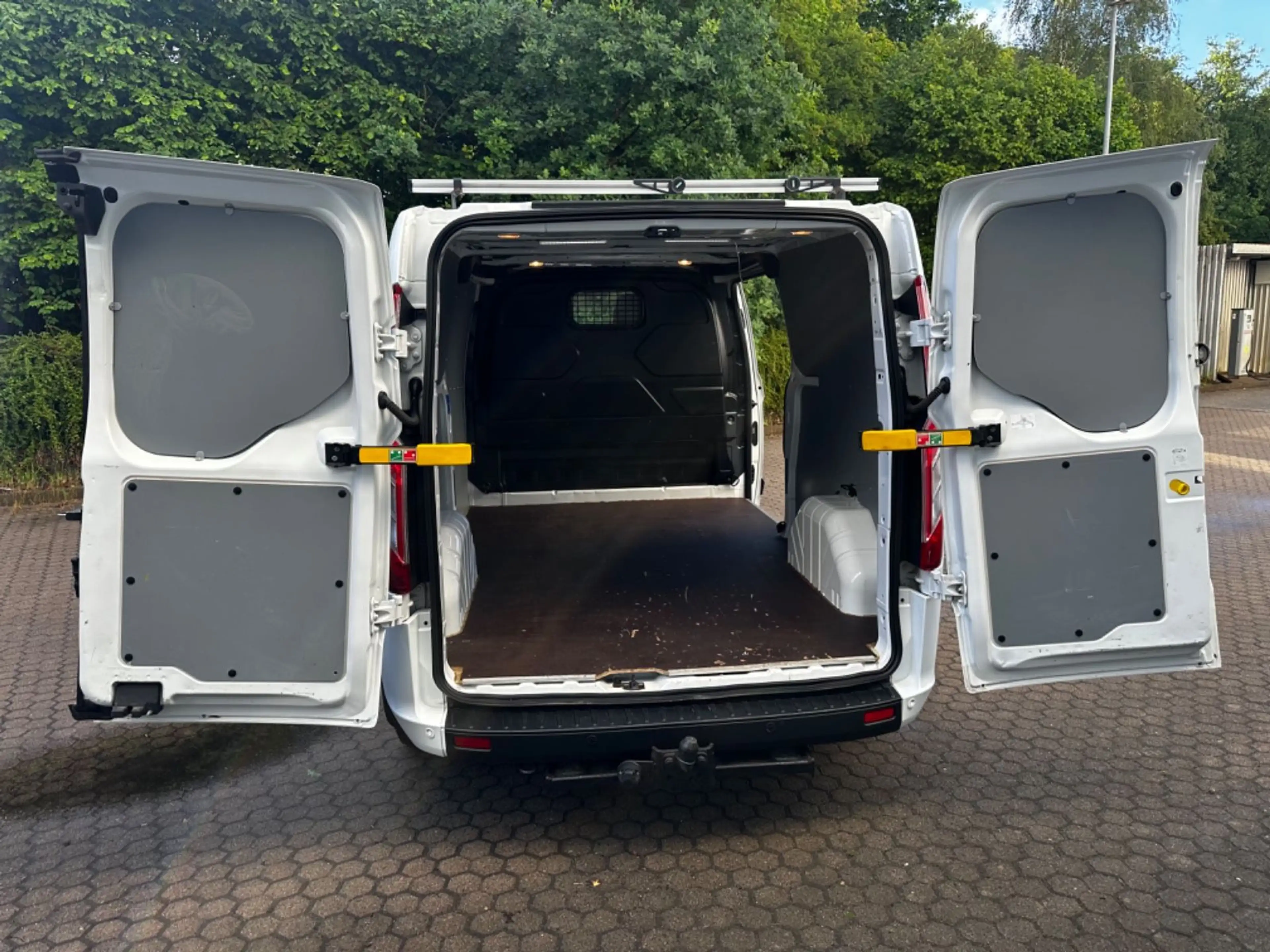 Ford Transit Custom 2.0TDCi Kasten 320 L2*AHK*130PS — photo 5
