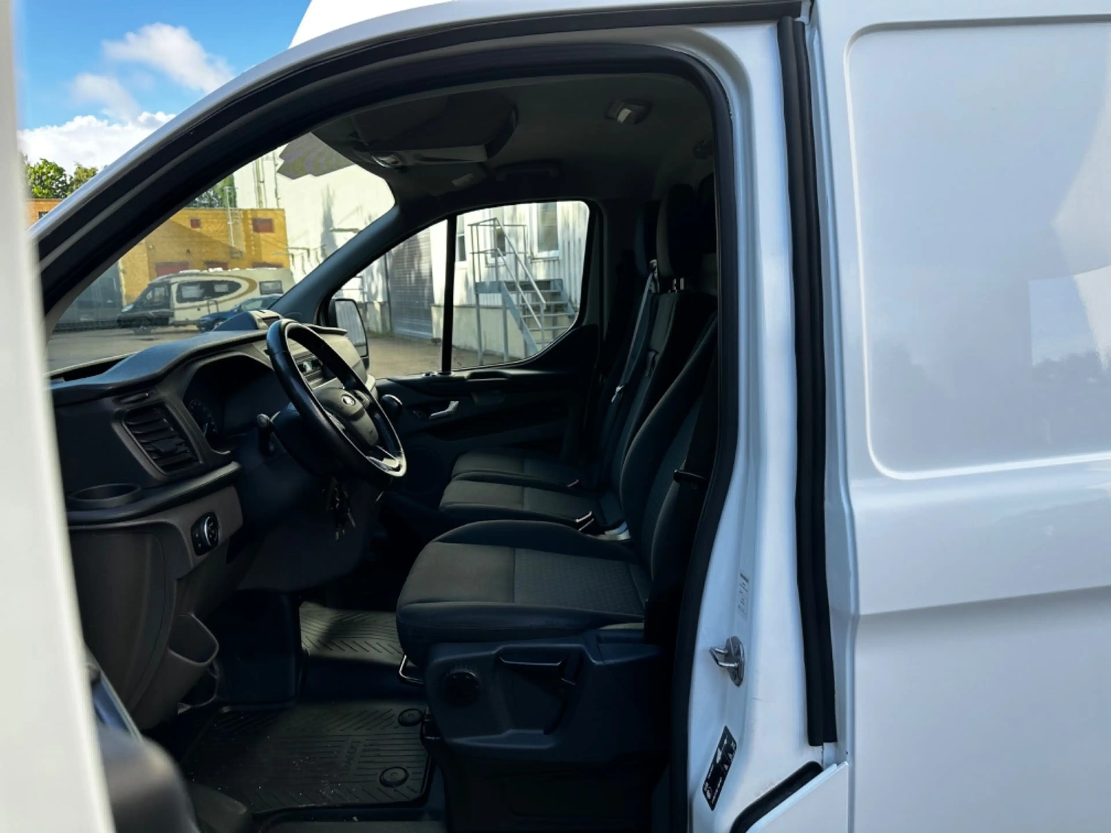 Ford Transit Custom 2.0TDCi Kasten 320 L2*AHK*130PS — photo 8