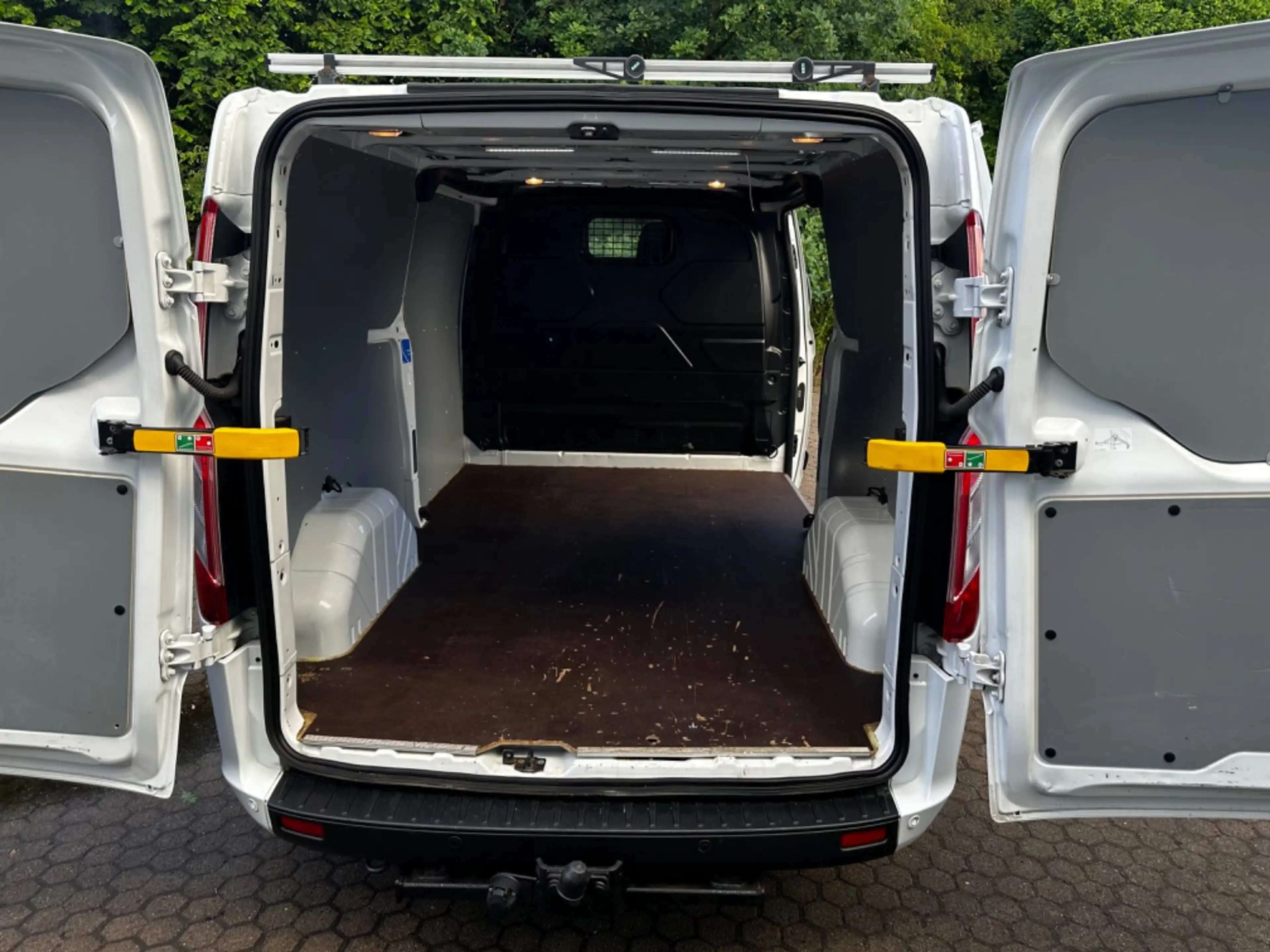 Ford Transit Custom 2.0TDCi Kasten 320 L2*AHK*130PS — photo 15