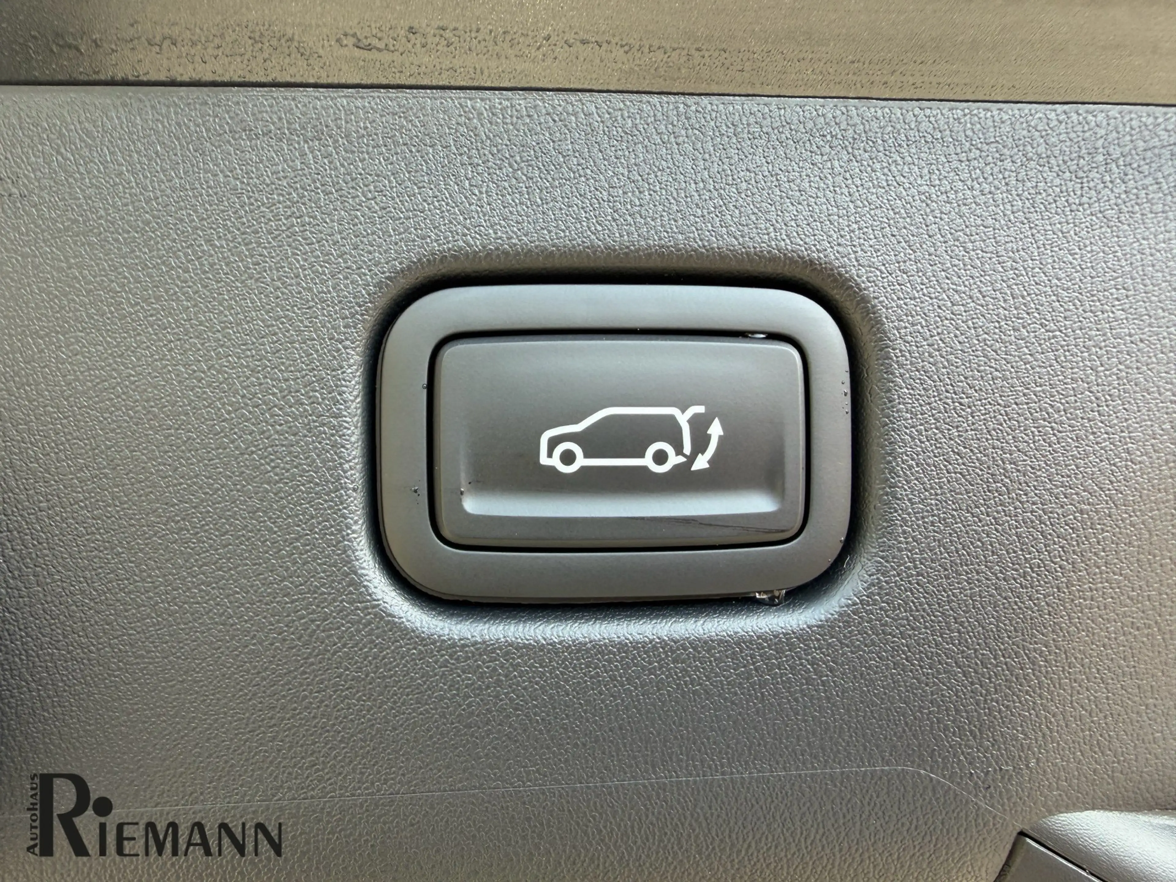 Kia EV4 81,4-kWh Earth + DriveWise-ADAS-Paket — photo 12