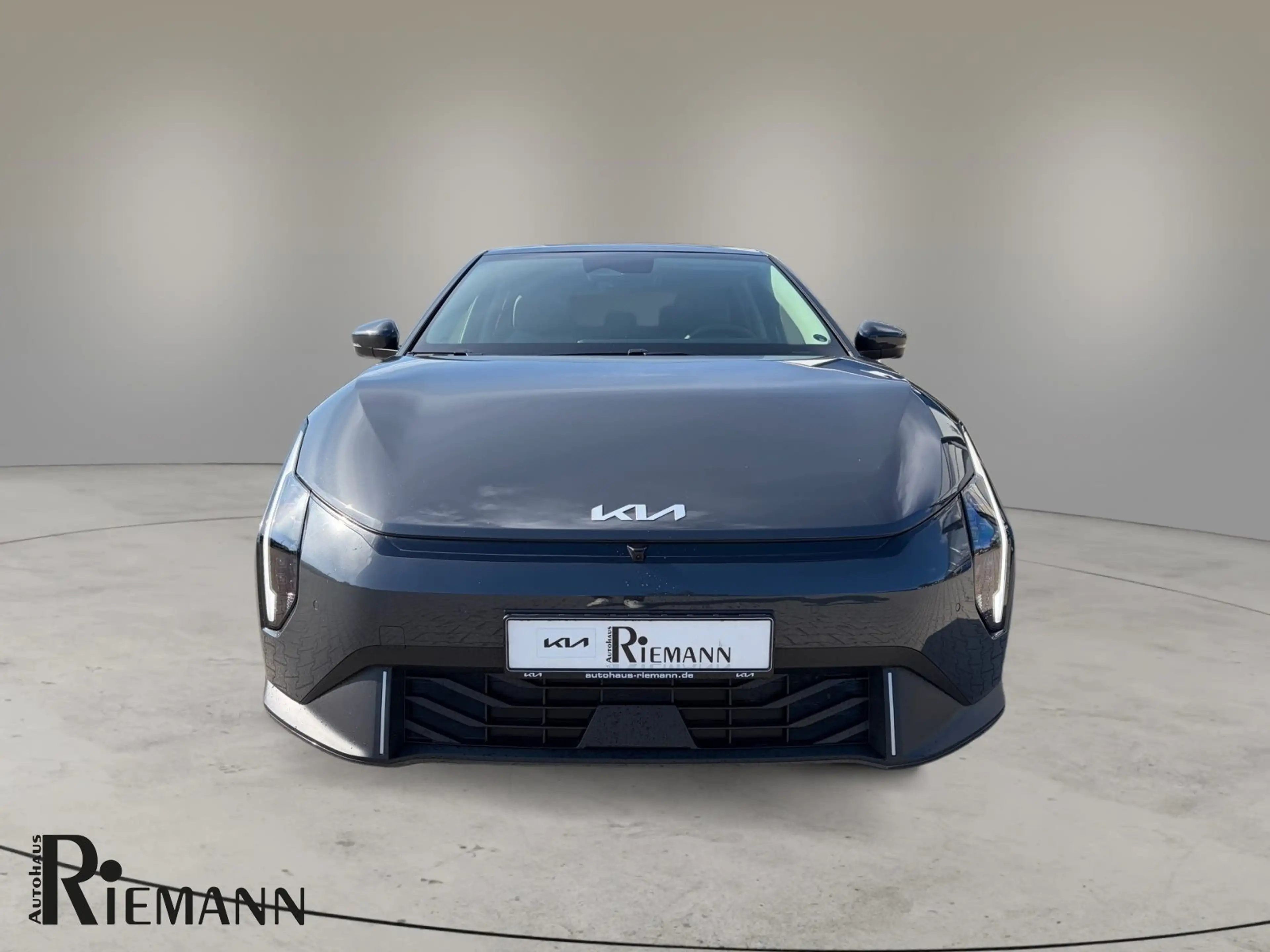 Kia EV4 81,4-kWh Earth + DriveWise-ADAS-Paket — photo 3