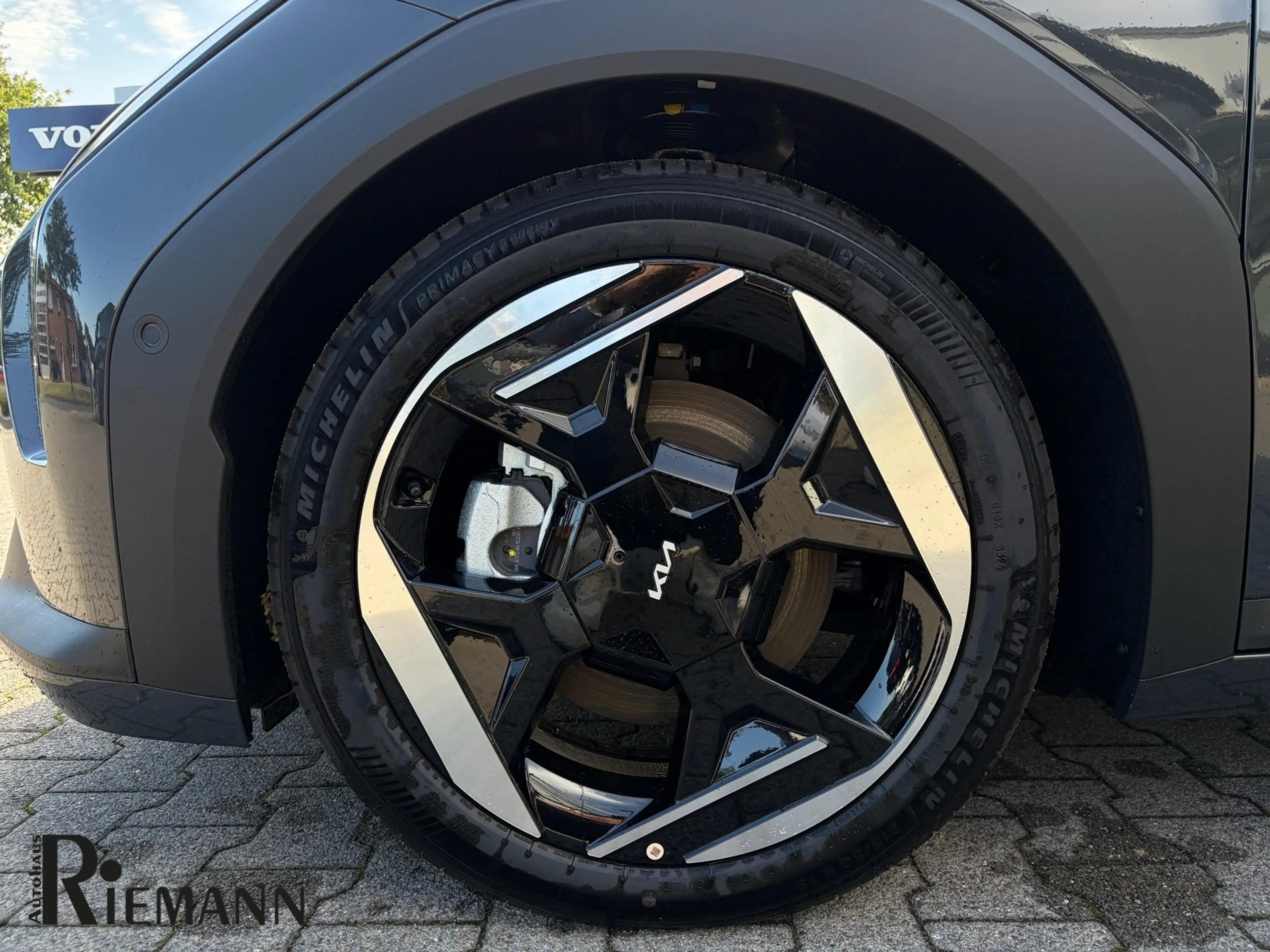 Kia EV4 81,4-kWh Earth + DriveWise-ADAS-Paket — photo 9