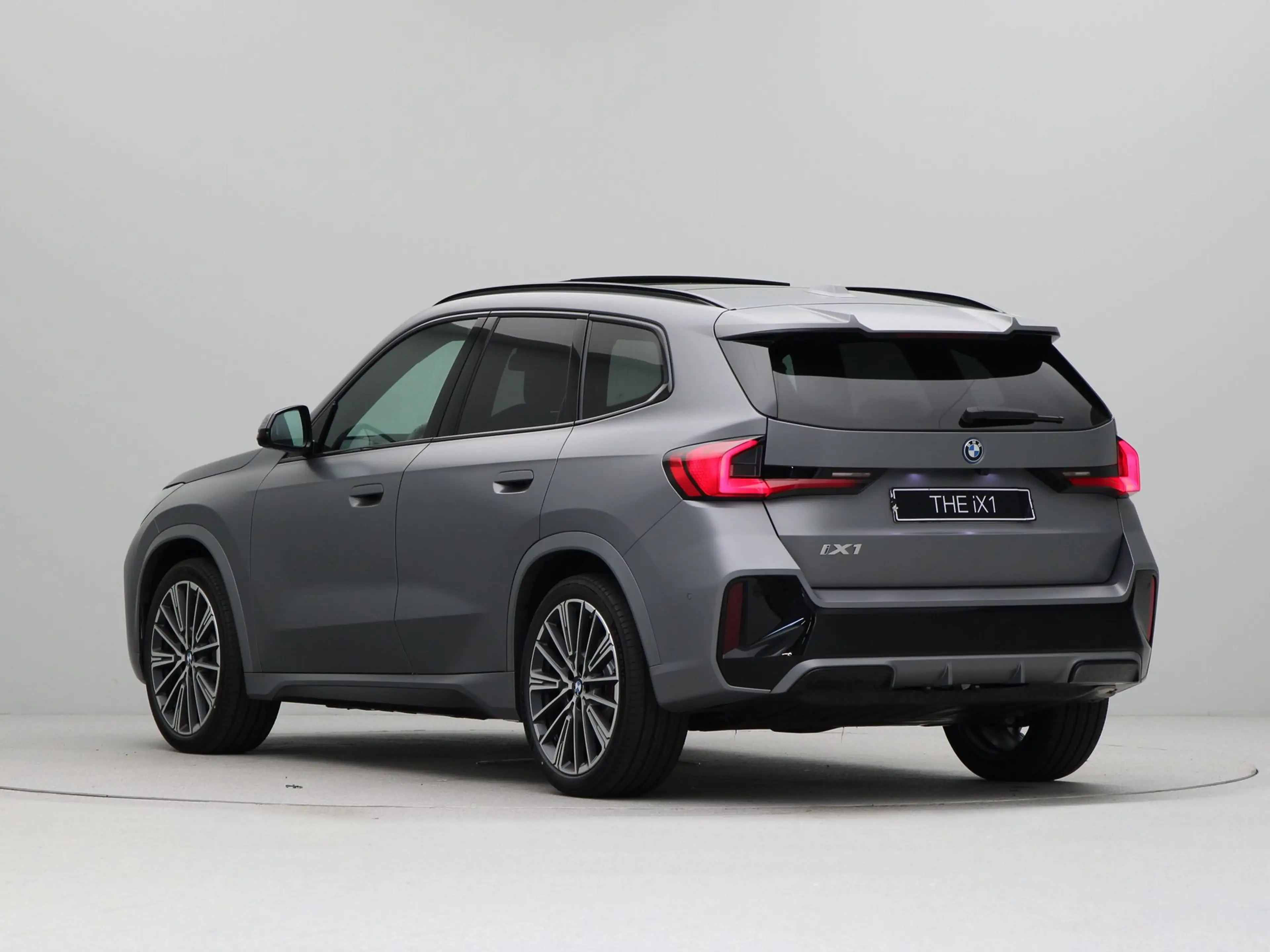BMW iX1 eDrive20 67 kWh M Sport Edition — photo 10