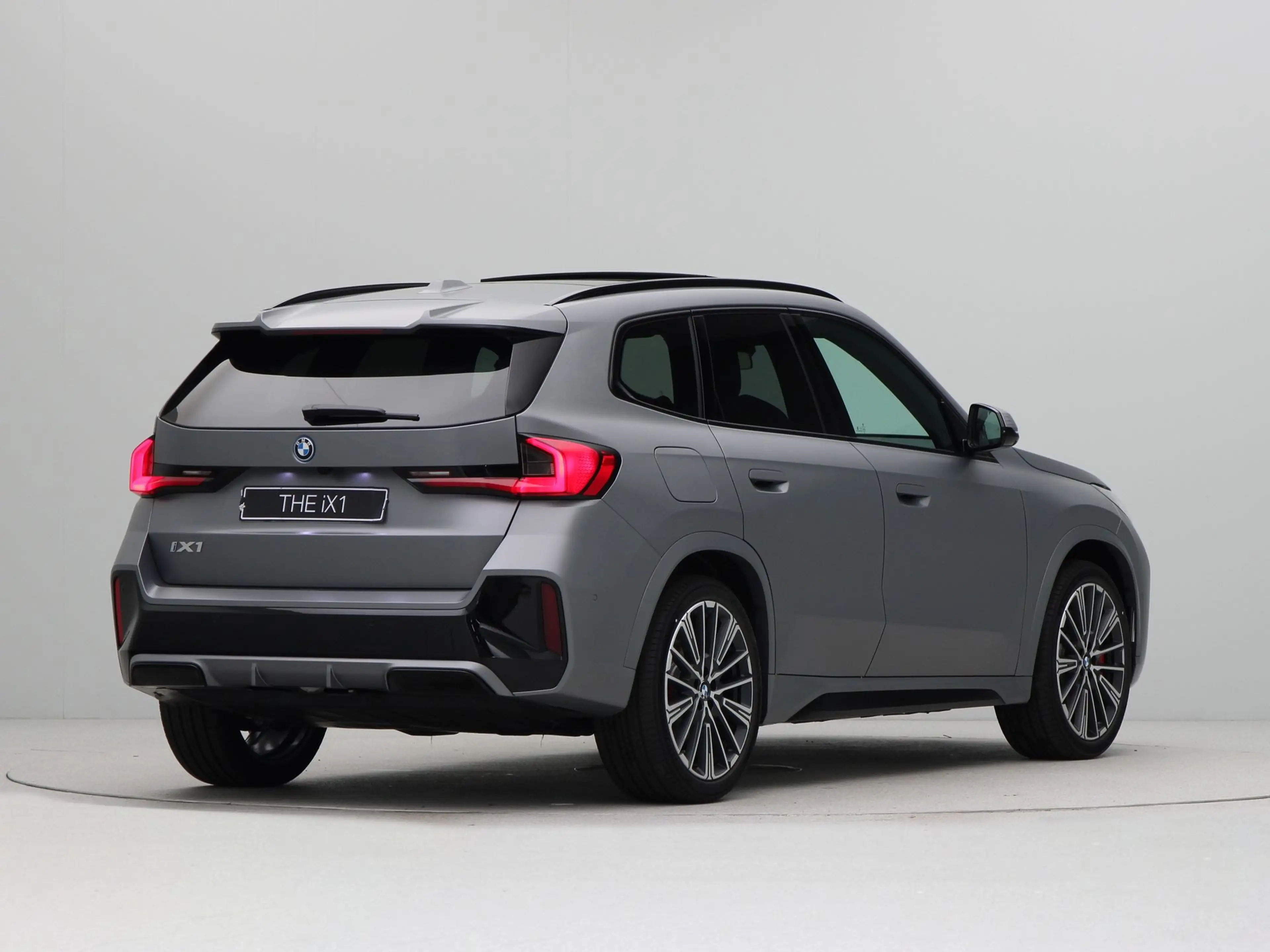 BMW iX1 eDrive20 67 kWh M Sport Edition — photo 8