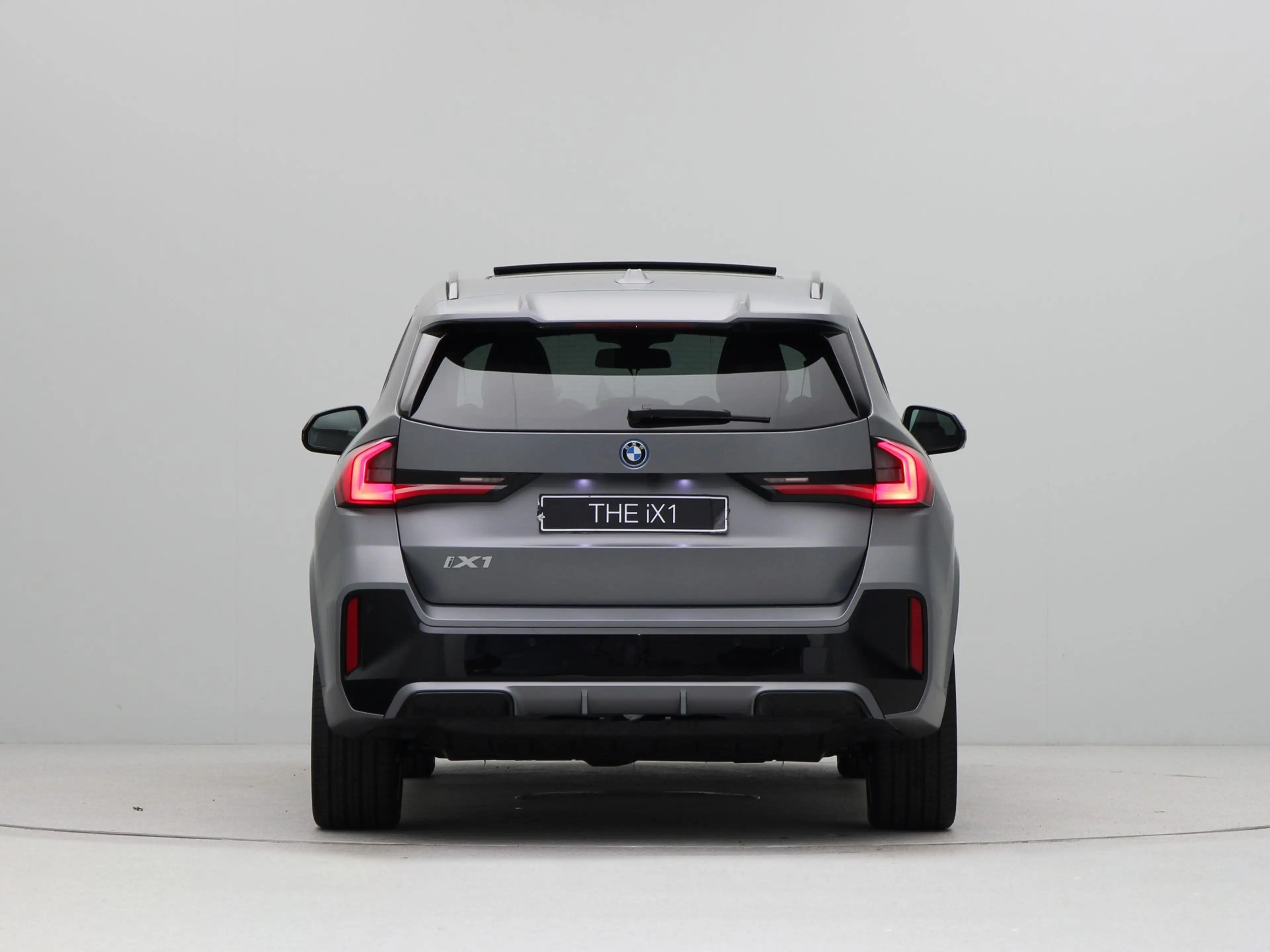 BMW iX1 eDrive20 67 kWh M Sport Edition — photo 9
