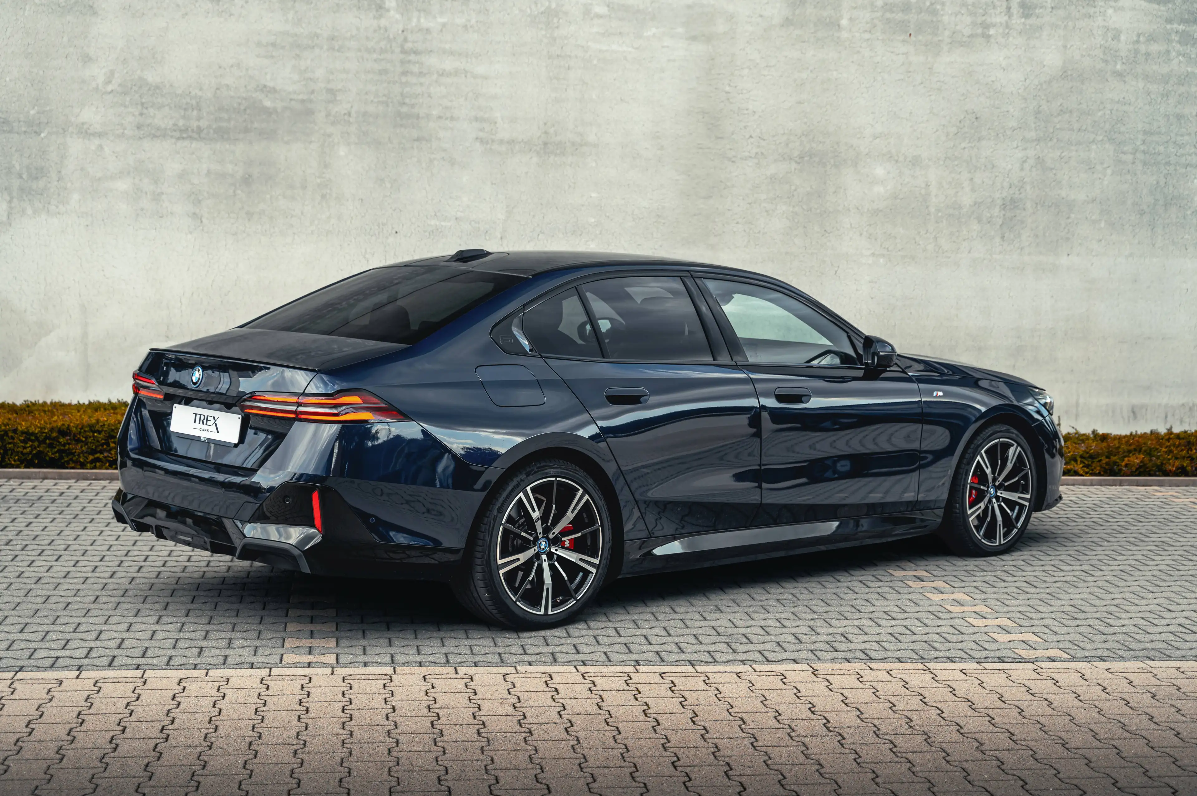 BMW 550 e xDrive M Sportpakket Pro/ Iconic Glow/ HUD/ Pano/ 360°/ Bowers&Wilkins/ Stoelventilatie — photo 6