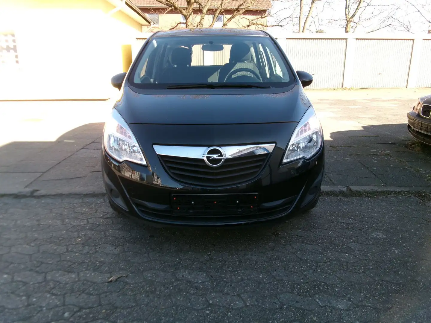 Opel Meriva B Active 98000km,KLIMAAUTOMATIK Schwarz - 2