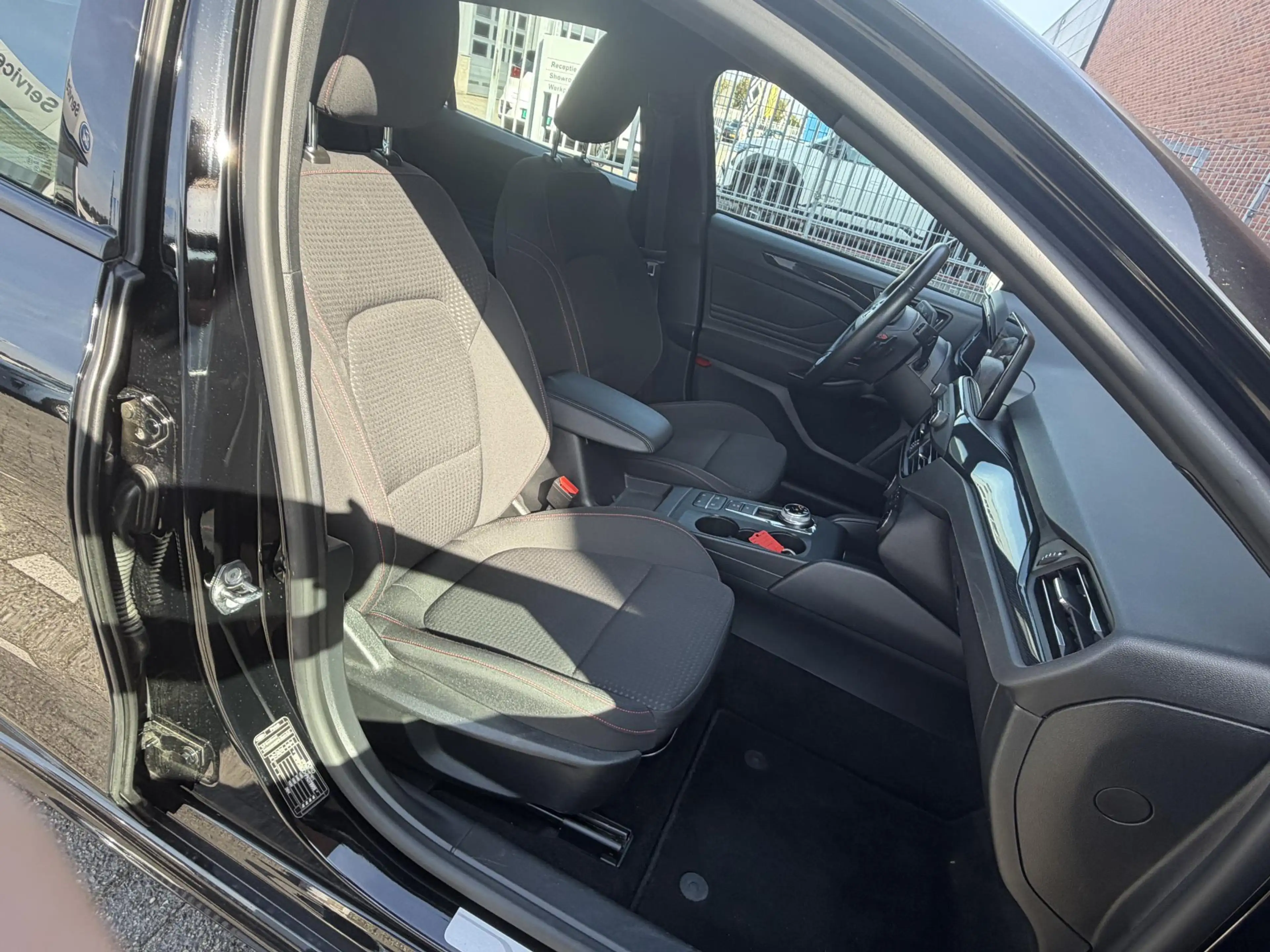 Ford Focus Wagon 1.5 EcoBoost ST Line Business — photo 15