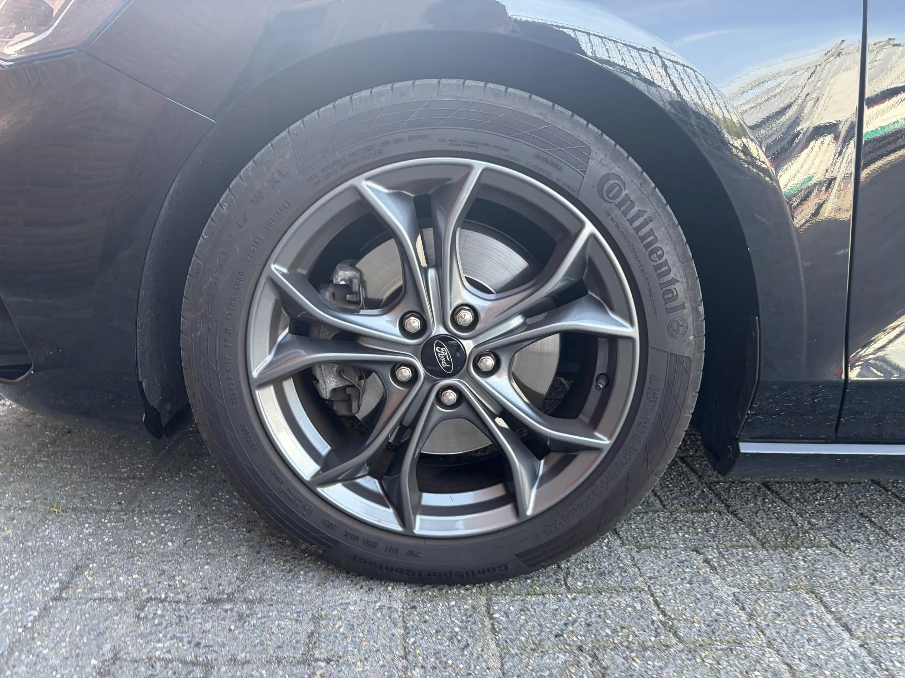 Ford Focus Wagon 1.5 EcoBoost ST Line Business — photo 12