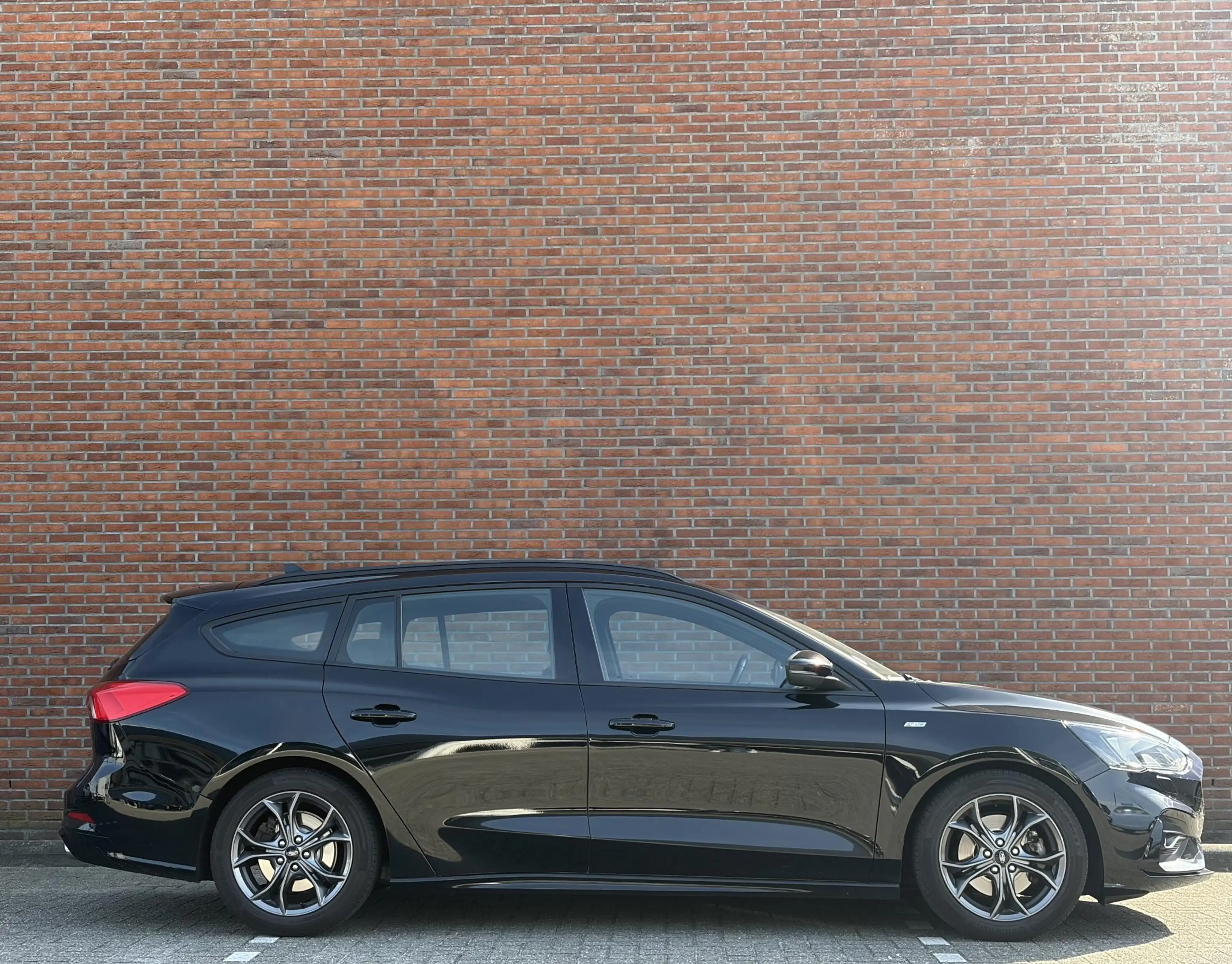 Ford Focus Wagon 1.5 EcoBoost ST Line Business — photo 4