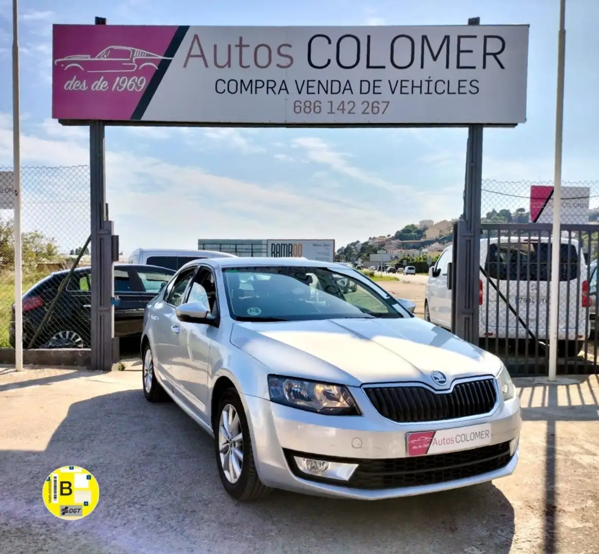 Skoda Octavia Combi 1.6TDI CR Elegance DSG 105 Gris - 1