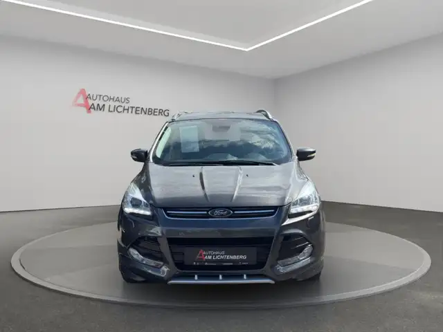 Ford Kuga view 3