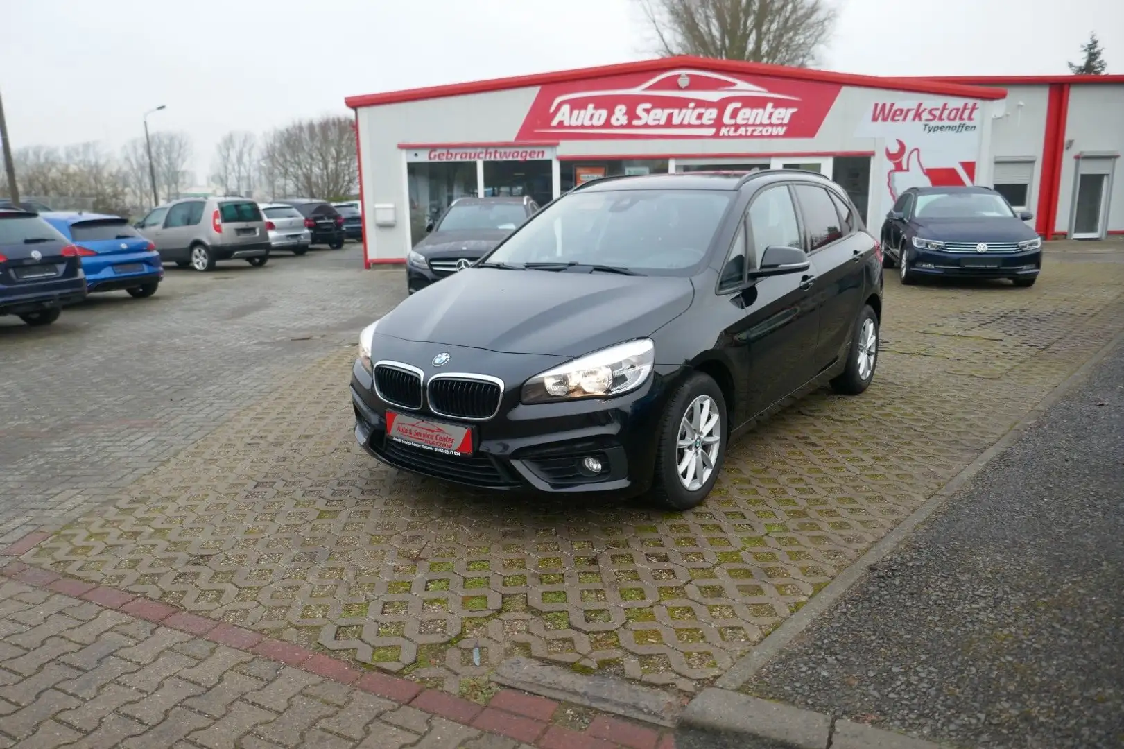 BMW 218 218i Advantage SHZ KLIMA Schwarz - 1