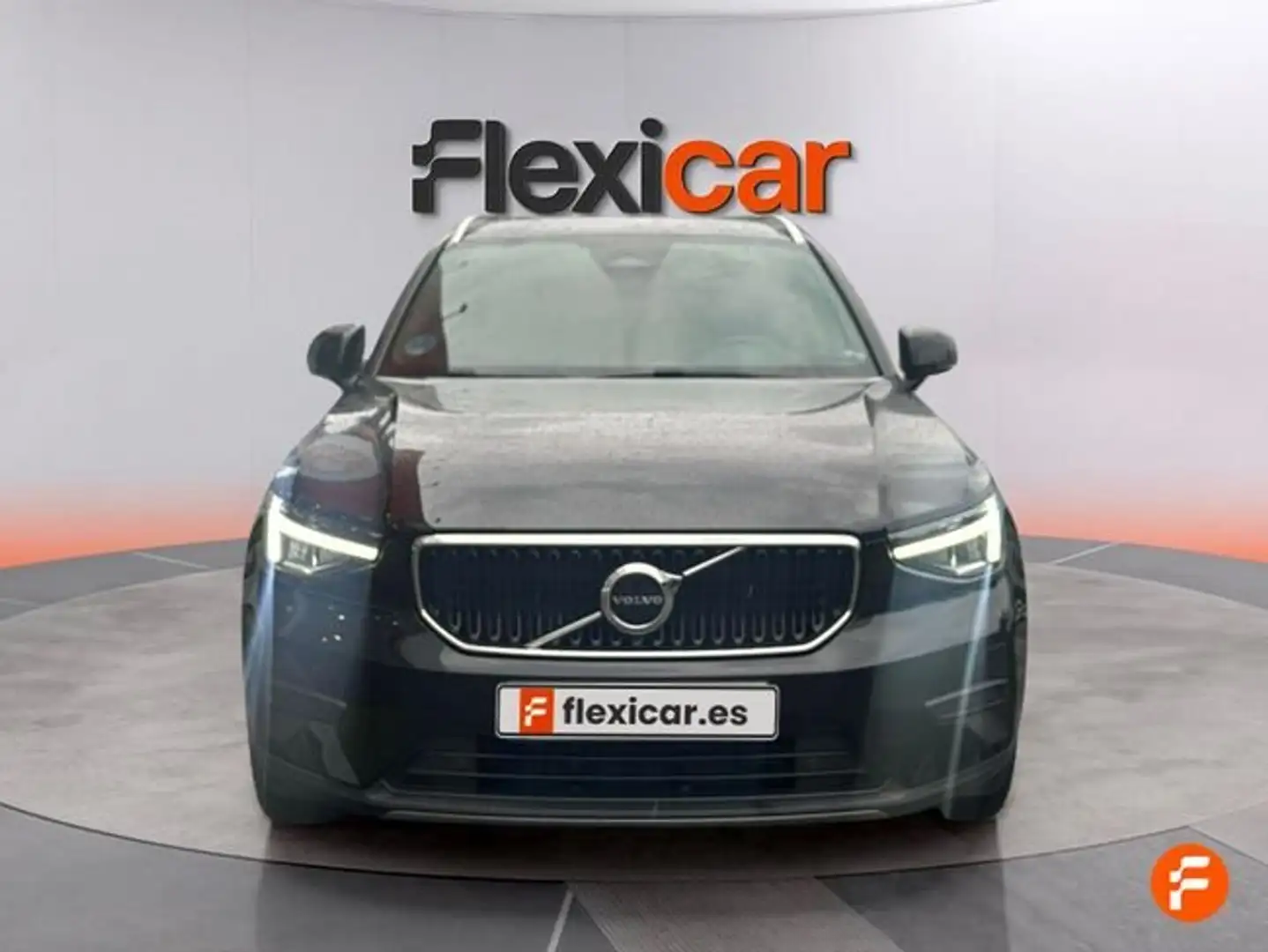 Volvo XC40 2.0 B3 G Essential Auto Negro - 2