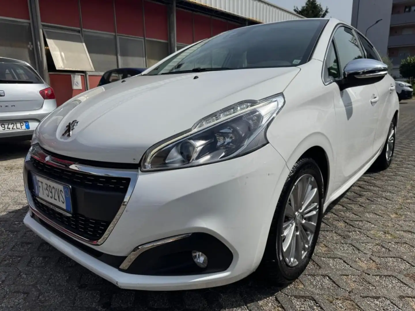 Peugeot 208 PureTech Turbo 110 EAT6 S&S 5 porte Allure White - 1