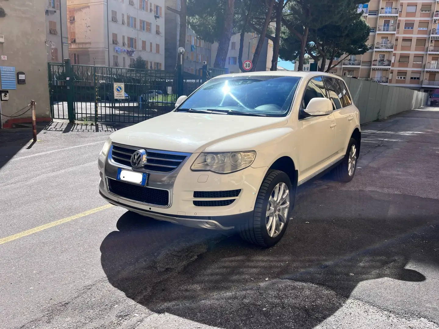Volkswagen Touareg 3.0 V6 tdi Executive 240cv tiptronic dpf - 1
