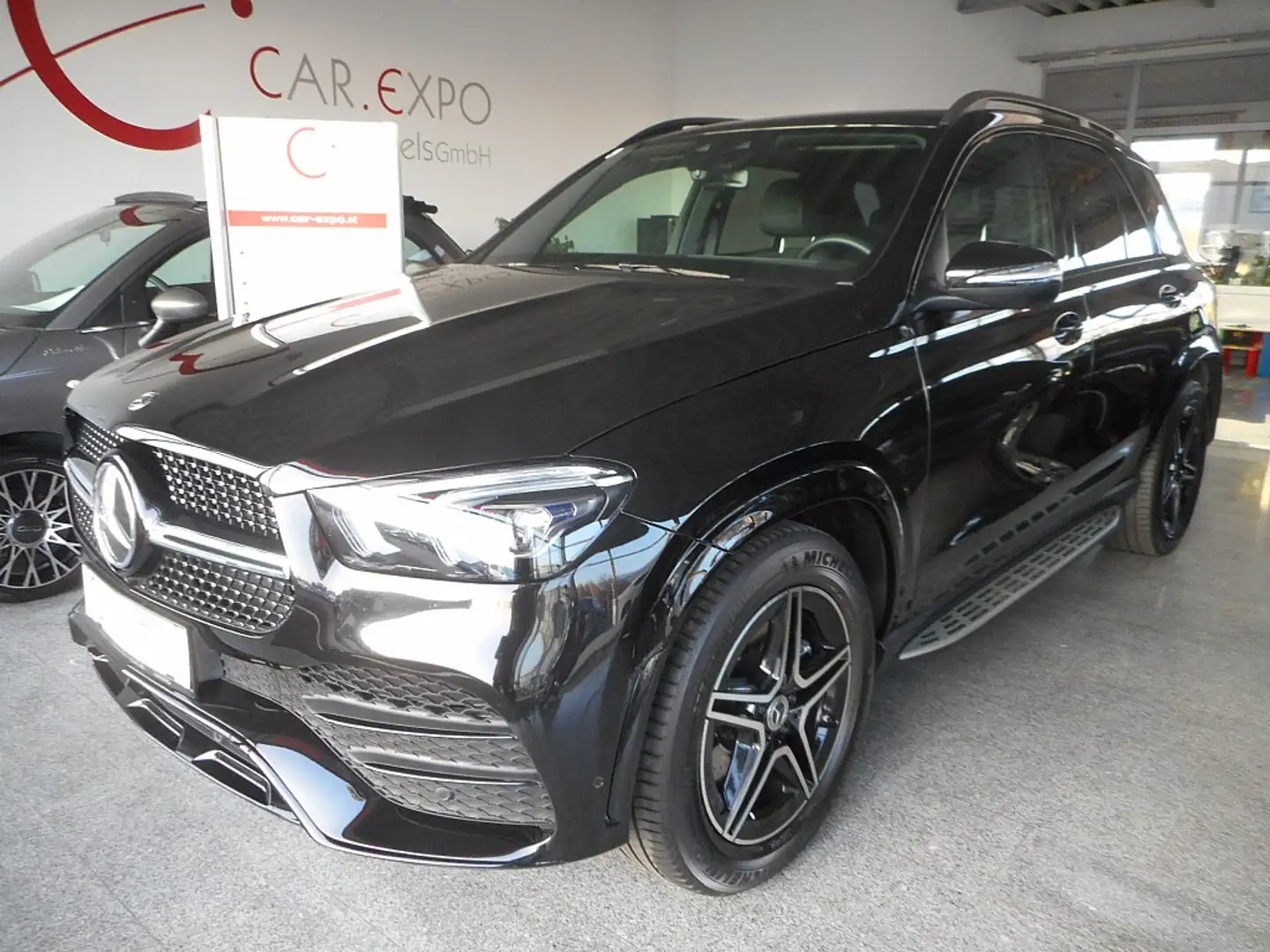 Mercedes-Benz GLE 300 d 4Matic Aut. Schwarz - 1