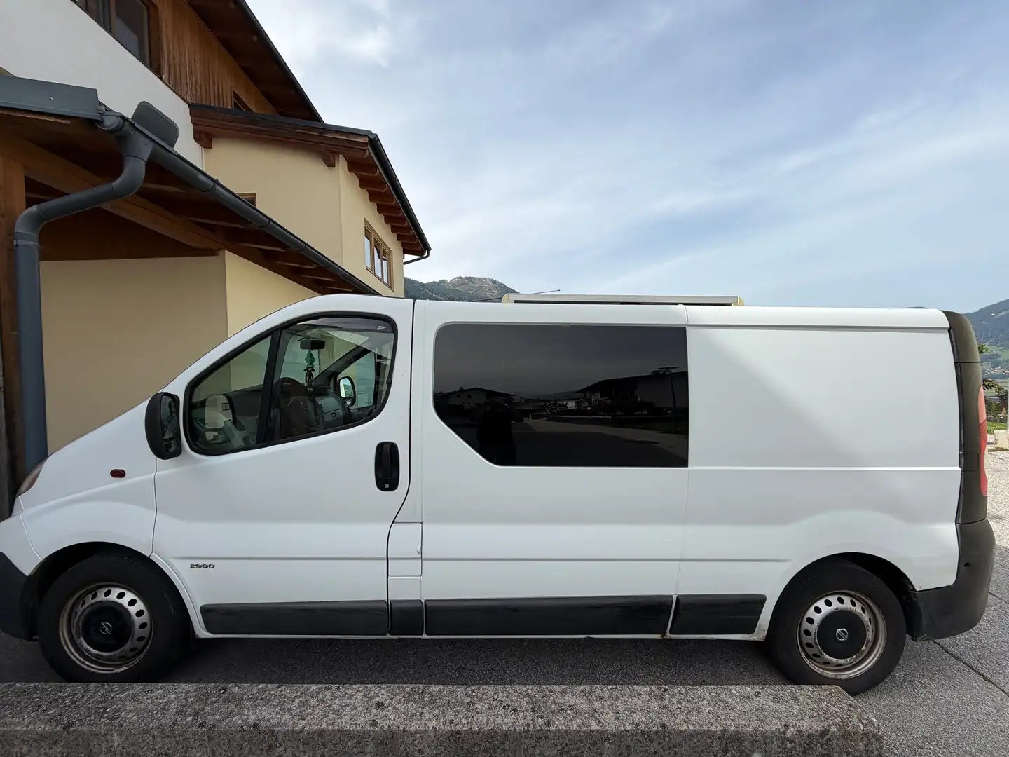 Opel Vivaro L2H1 Weiß - 2