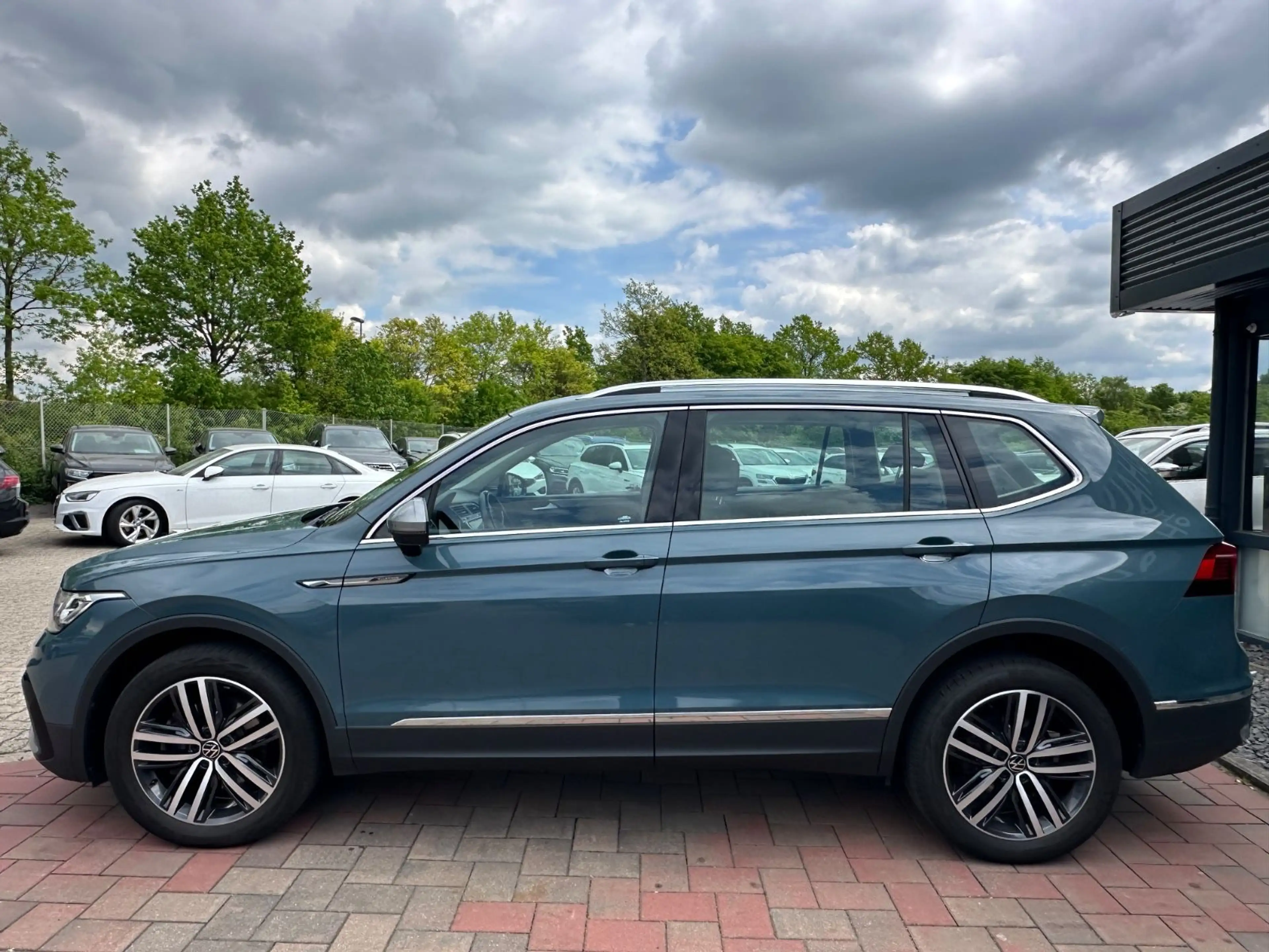 Volkswagen Tiguan Allspace Elegance 4M*R-CAM*MATRIX*AHK* — photo 8
