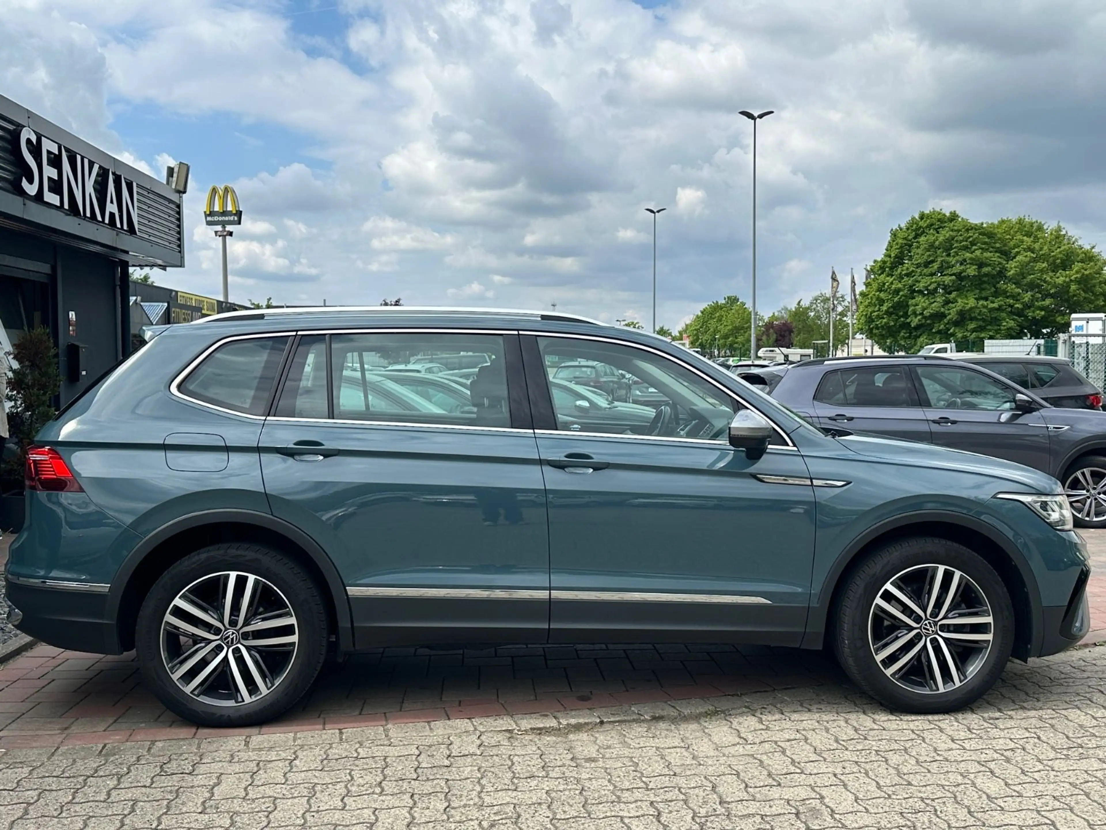 Volkswagen Tiguan Allspace Elegance 4M*R-CAM*MATRIX*AHK* — photo 9