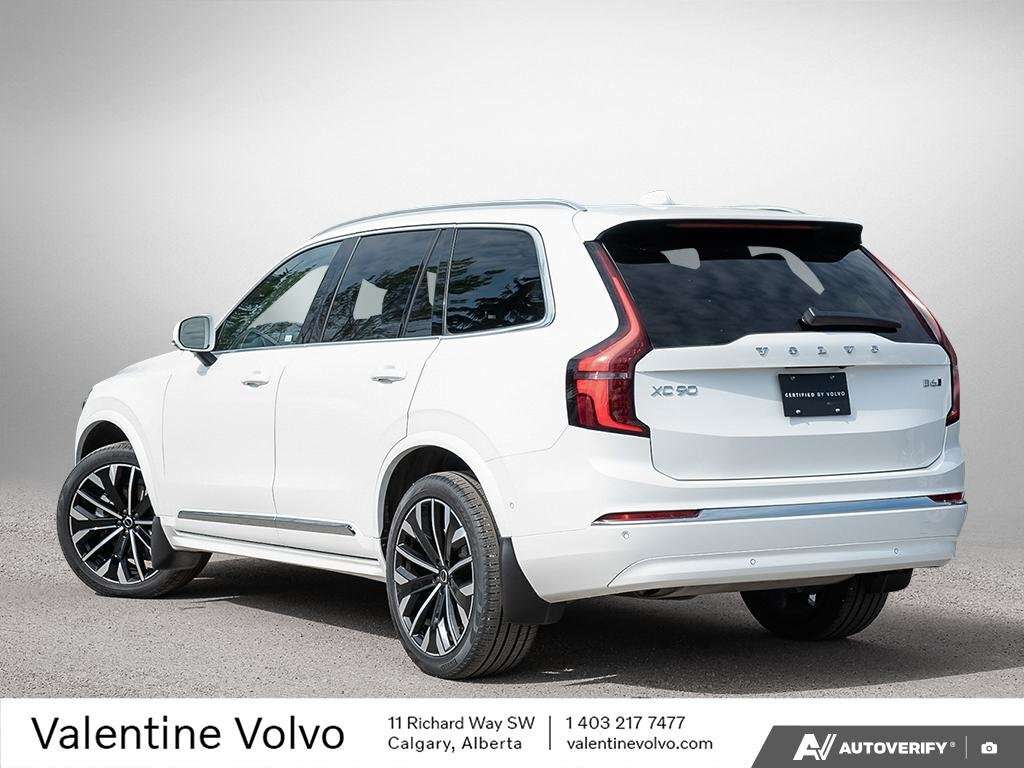 2026 Volvo XC90 Ultra Bright Theme alt 4