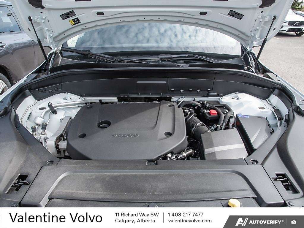 2026 Volvo XC90 Ultra Bright Theme thumb 8