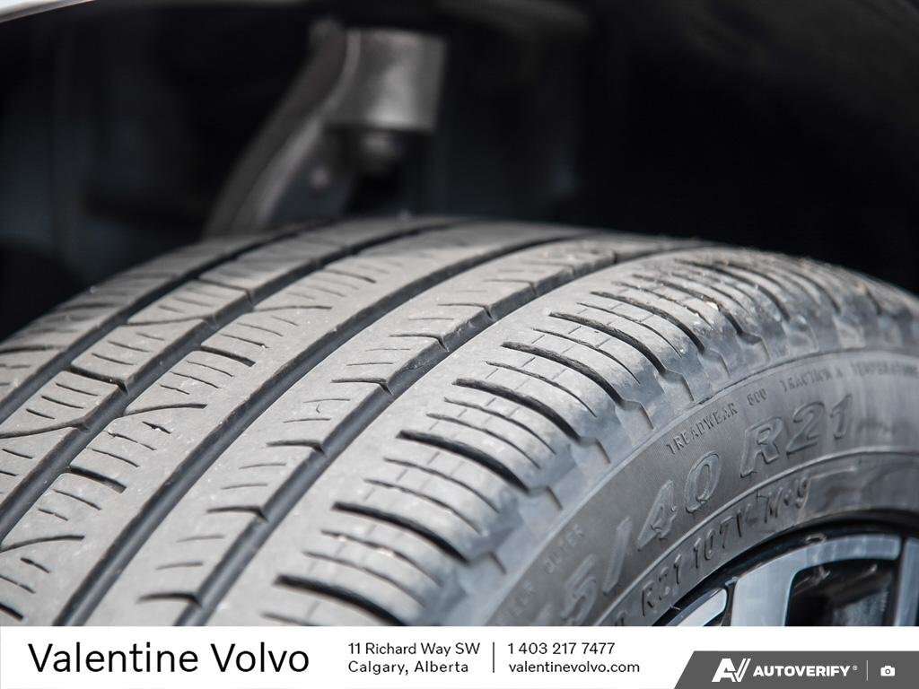 2026 Volvo XC90 Ultra Bright Theme thumb 7