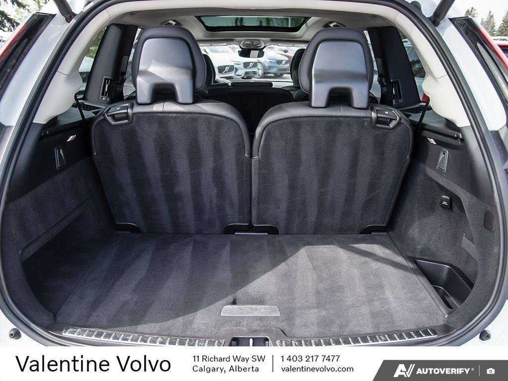 2026 Volvo XC90 Ultra Bright Theme thumb 11