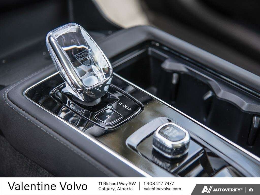 2026 Volvo XC90 Ultra Bright Theme thumb 19