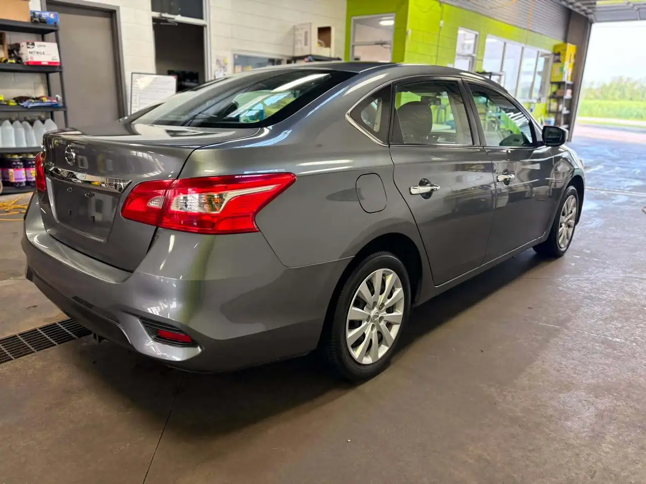 Nissan Sentra photo Nissan Sentra