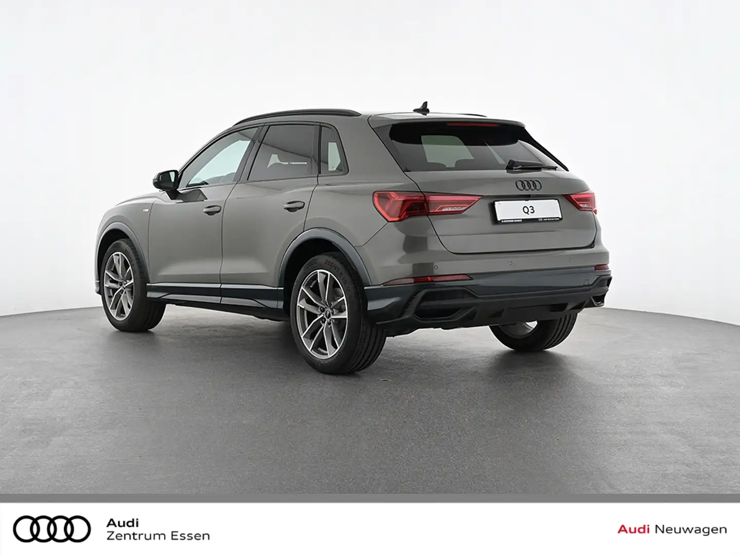 Audi Q3 35 TFSI S LINE MATRIX LED NAVI PANO BUSINESS Grau - 2