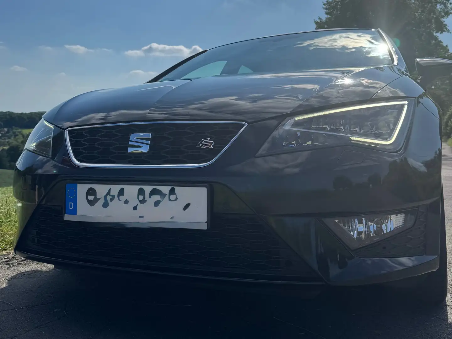 SEAT Leon Leon ST 1.4 TSI Start Černá - 1