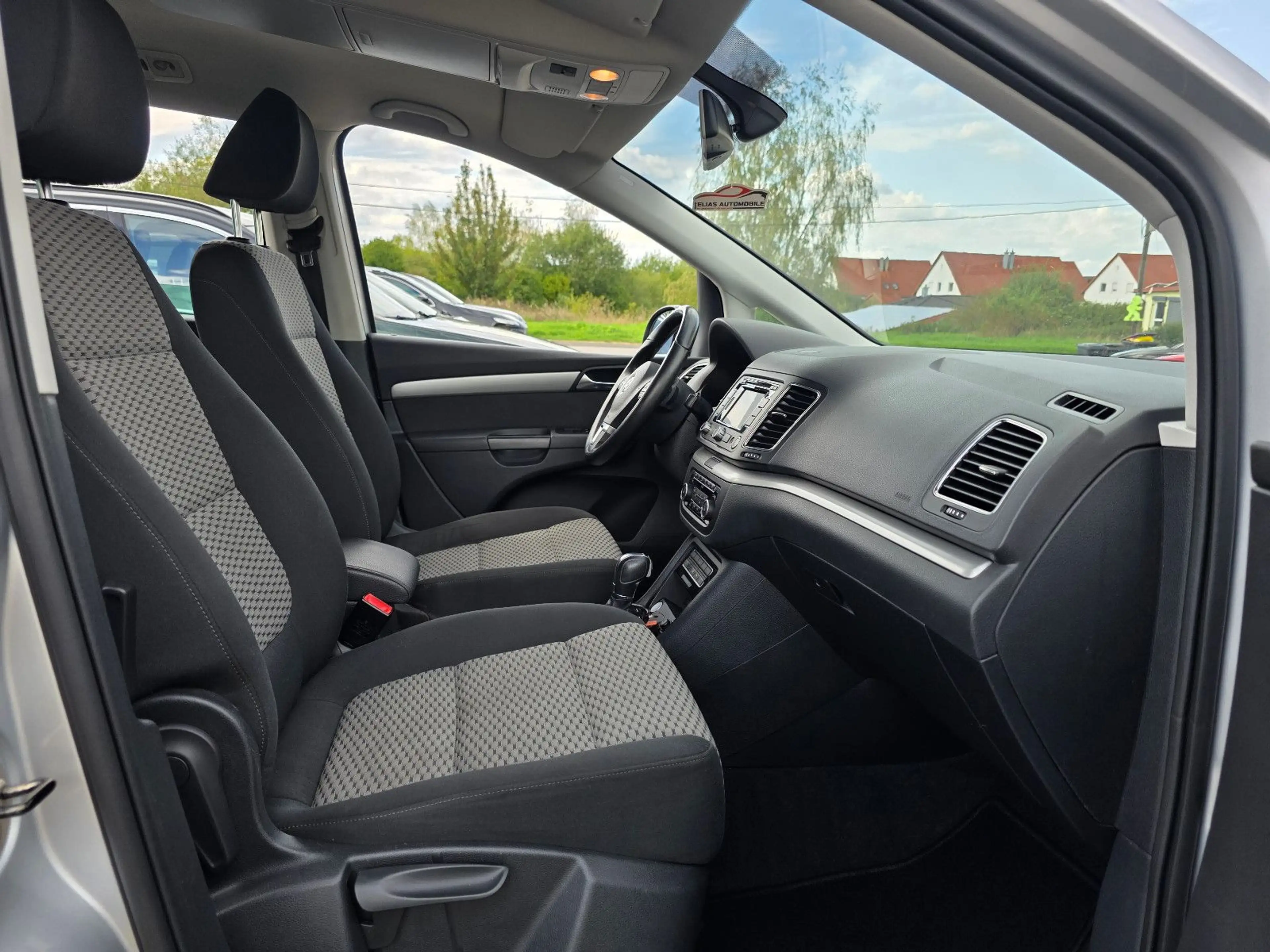 Volkswagen Sharan Trendline BMT — photo 11