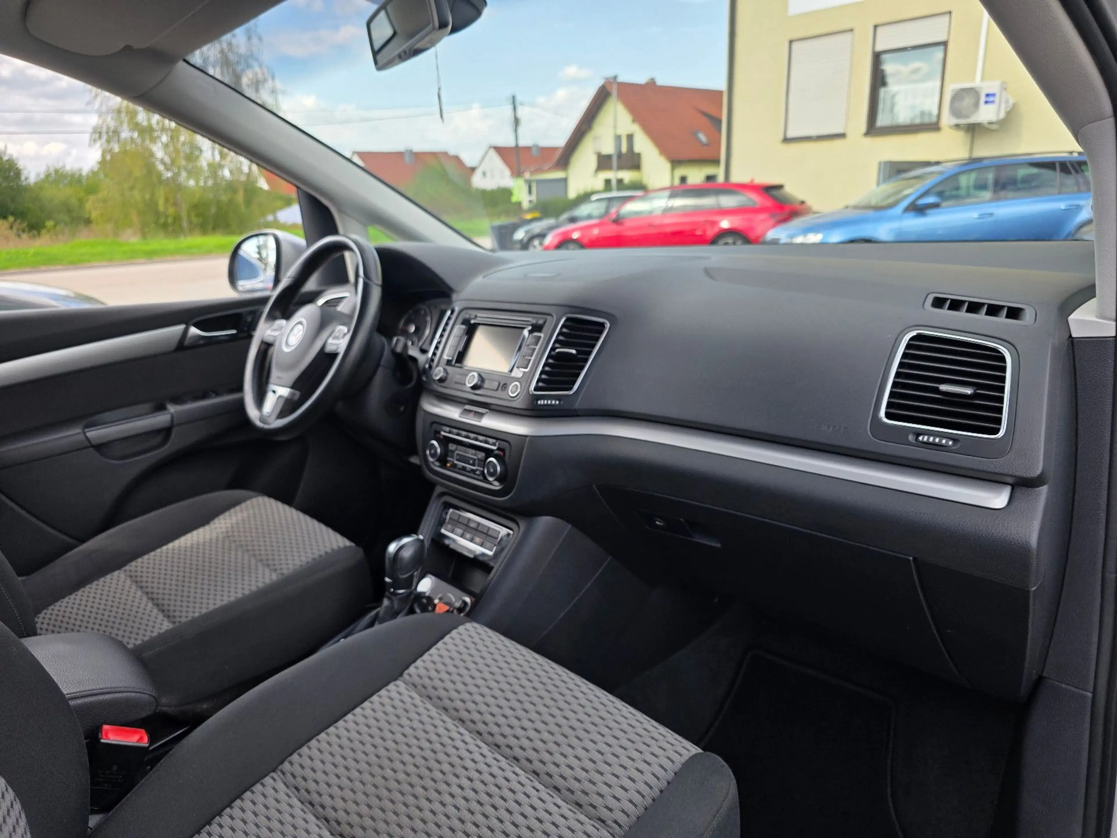 Volkswagen Sharan Trendline BMT — photo 12