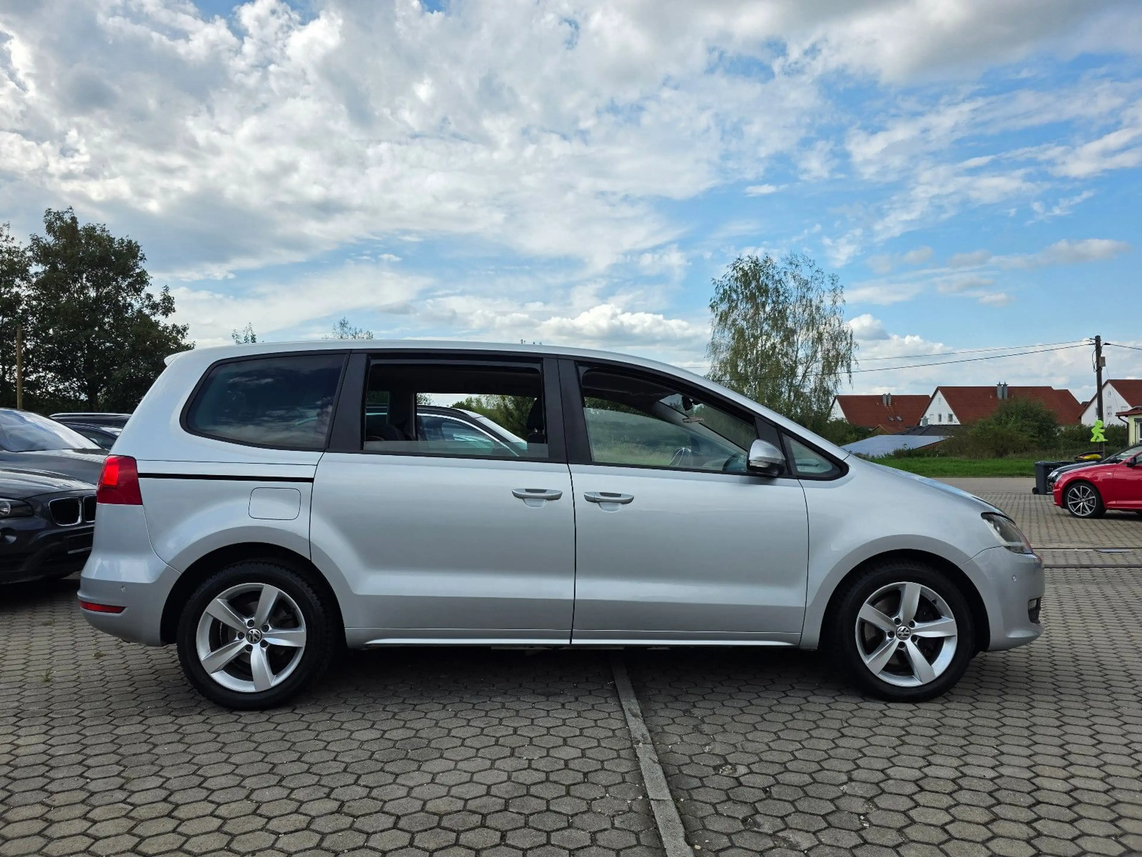 Volkswagen Sharan Trendline BMT — photo 8