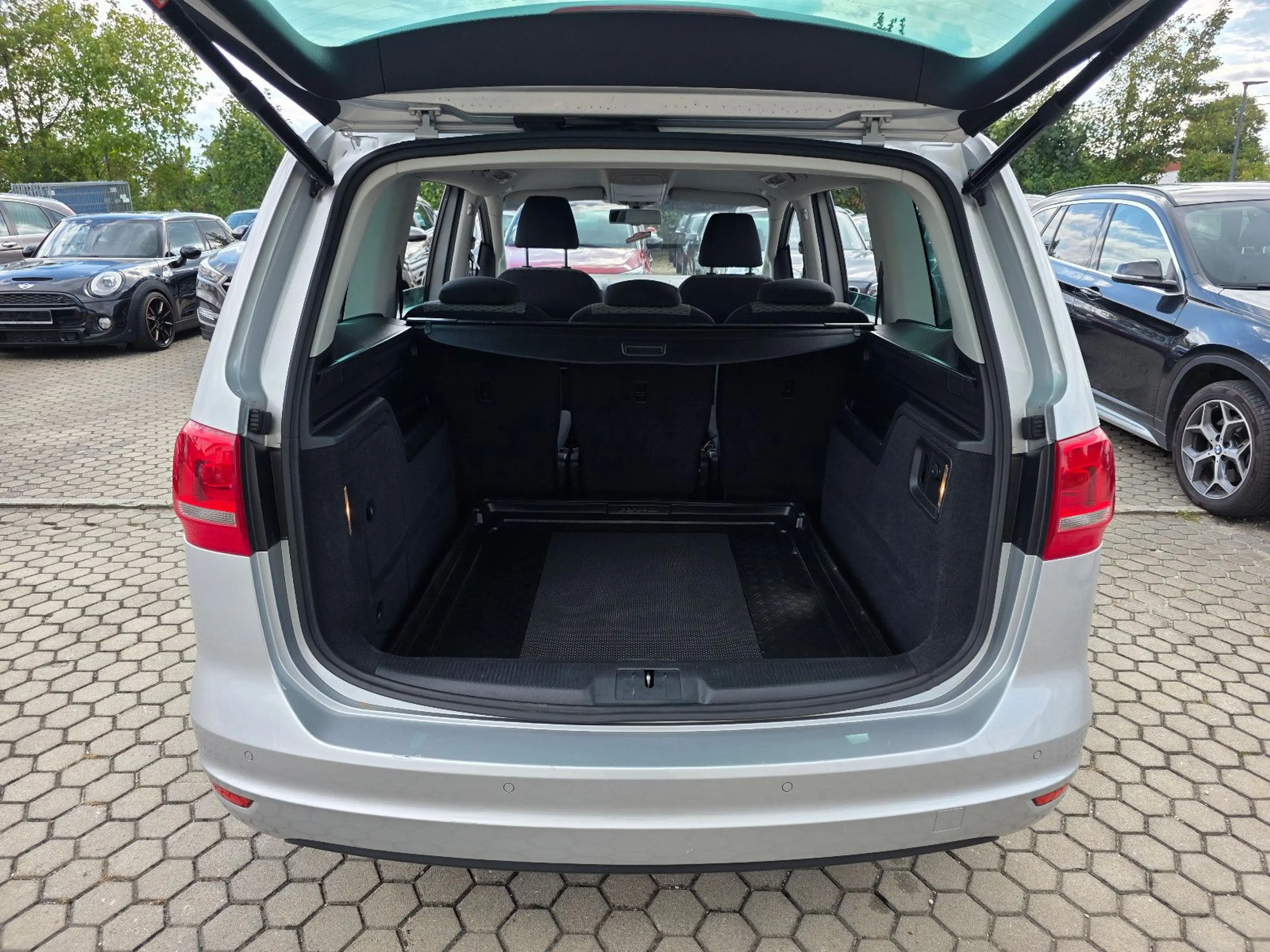 Volkswagen Sharan Trendline BMT — photo 5