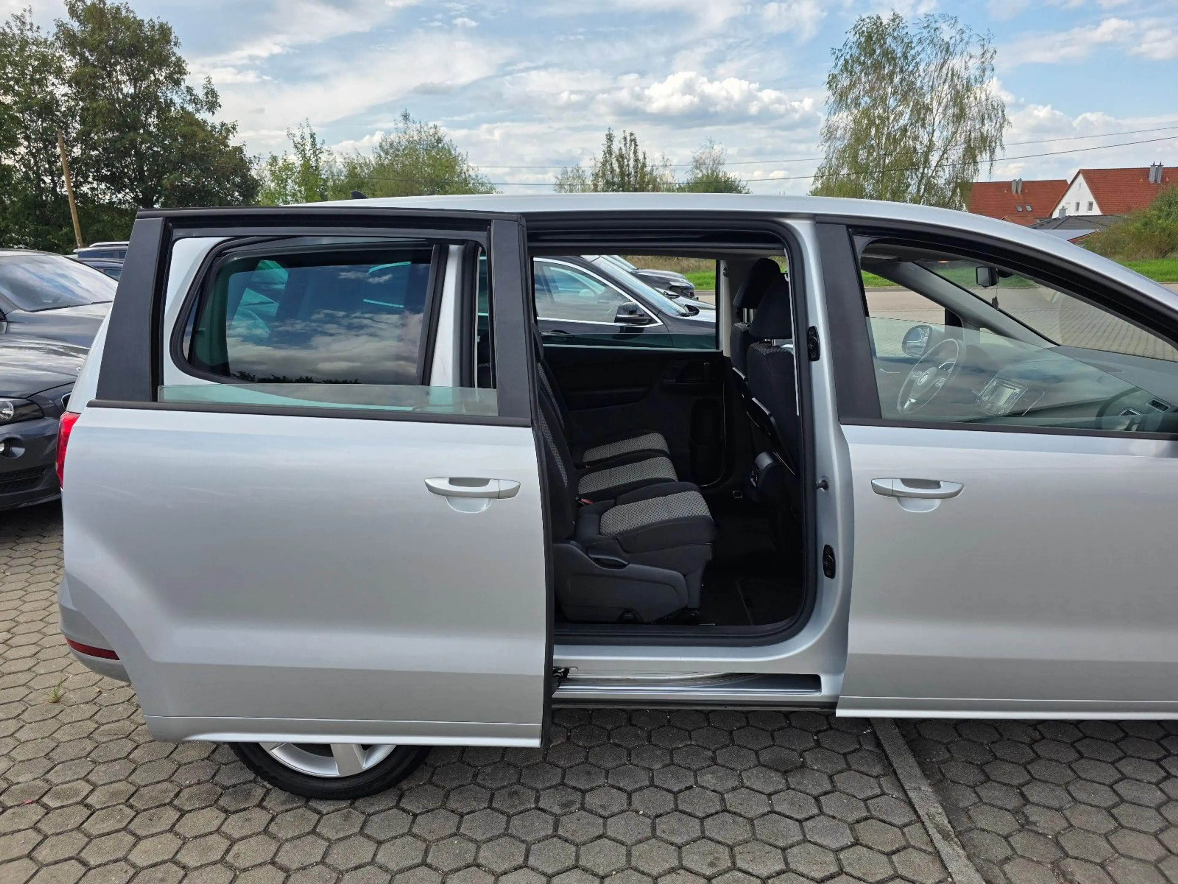 Volkswagen Sharan Trendline BMT — photo 13