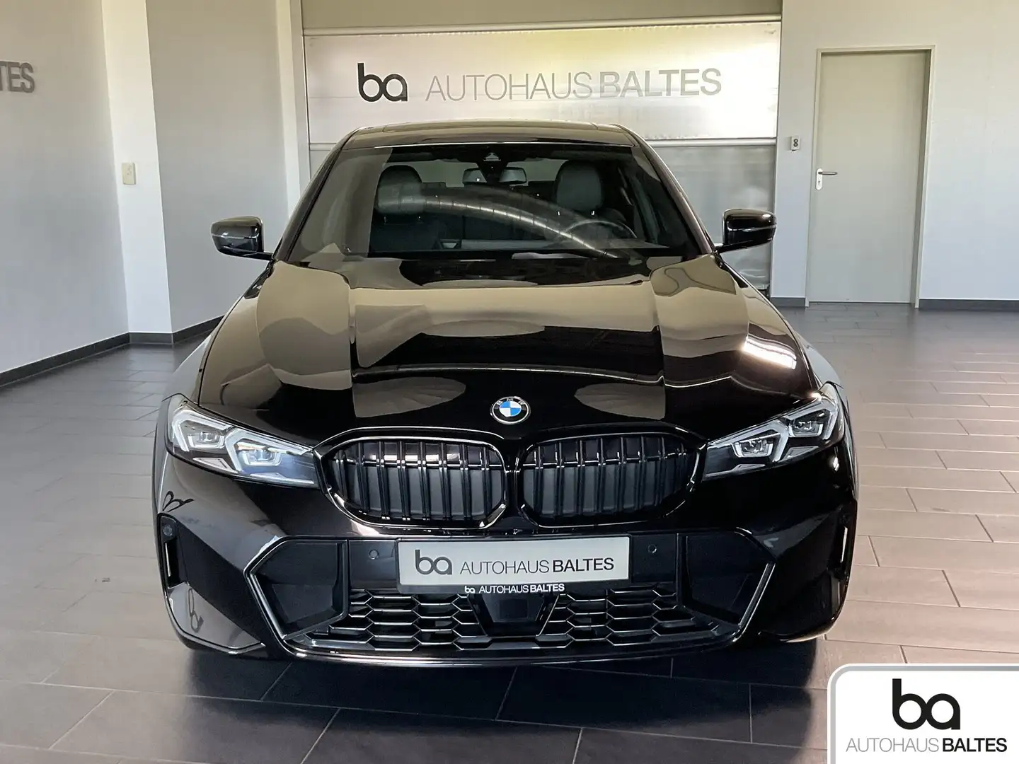 BMW 320 320 i M Sport 19/GSD/Park/ACC/LCPlus/Shadow/Blac Schwarz - 2