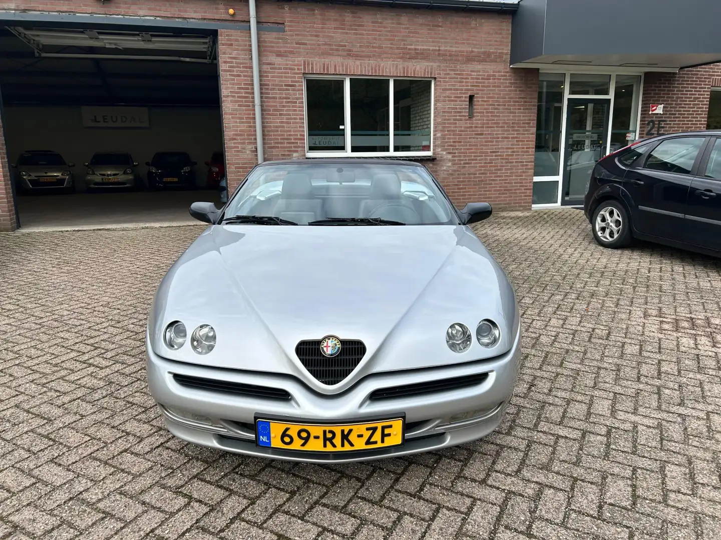 Alfa Romeo Spider 2.0-16V T.Spark // Topstaat // Historie Grijs - 2