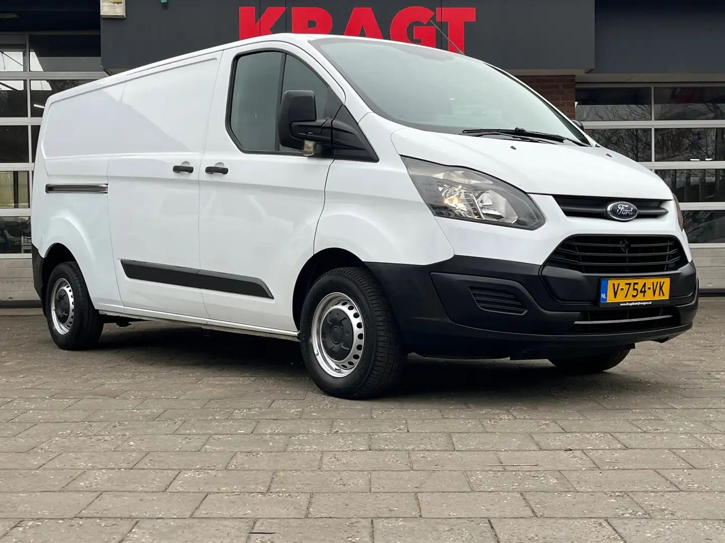 Ford Transit Custom 290 2.0 TDCI L2H1 131 PK| EURO6, drie zitplaatsen, Bianco - 2