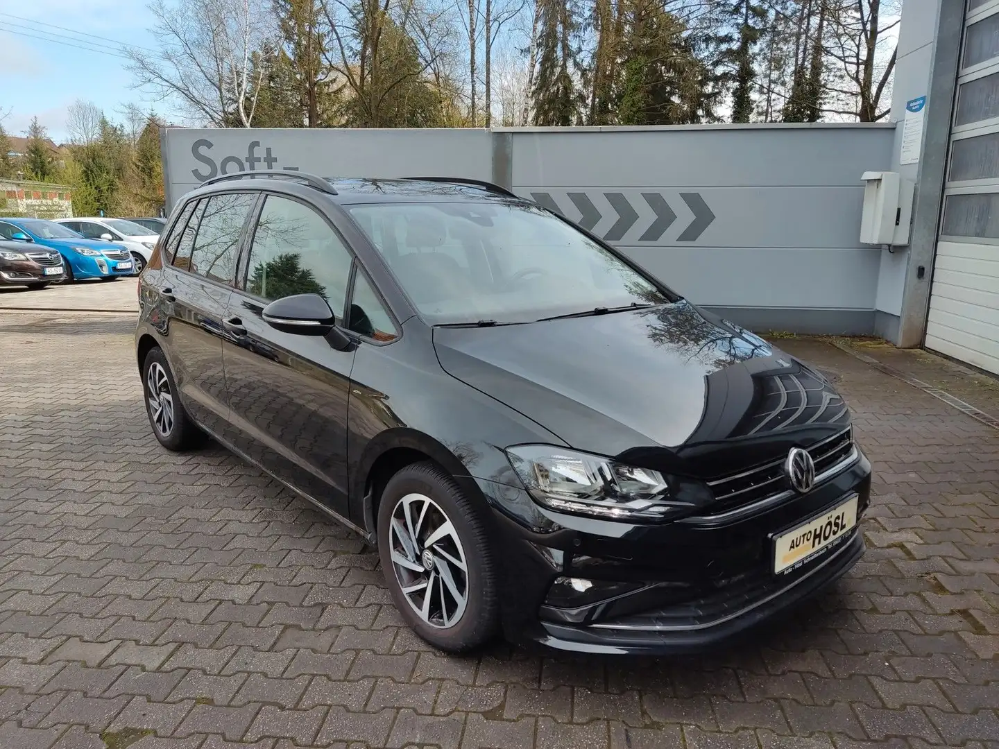 Volkswagen Golf Sportsvan 1.0 TSI JOIN *NAVI*AHK*PDC* Black - 1