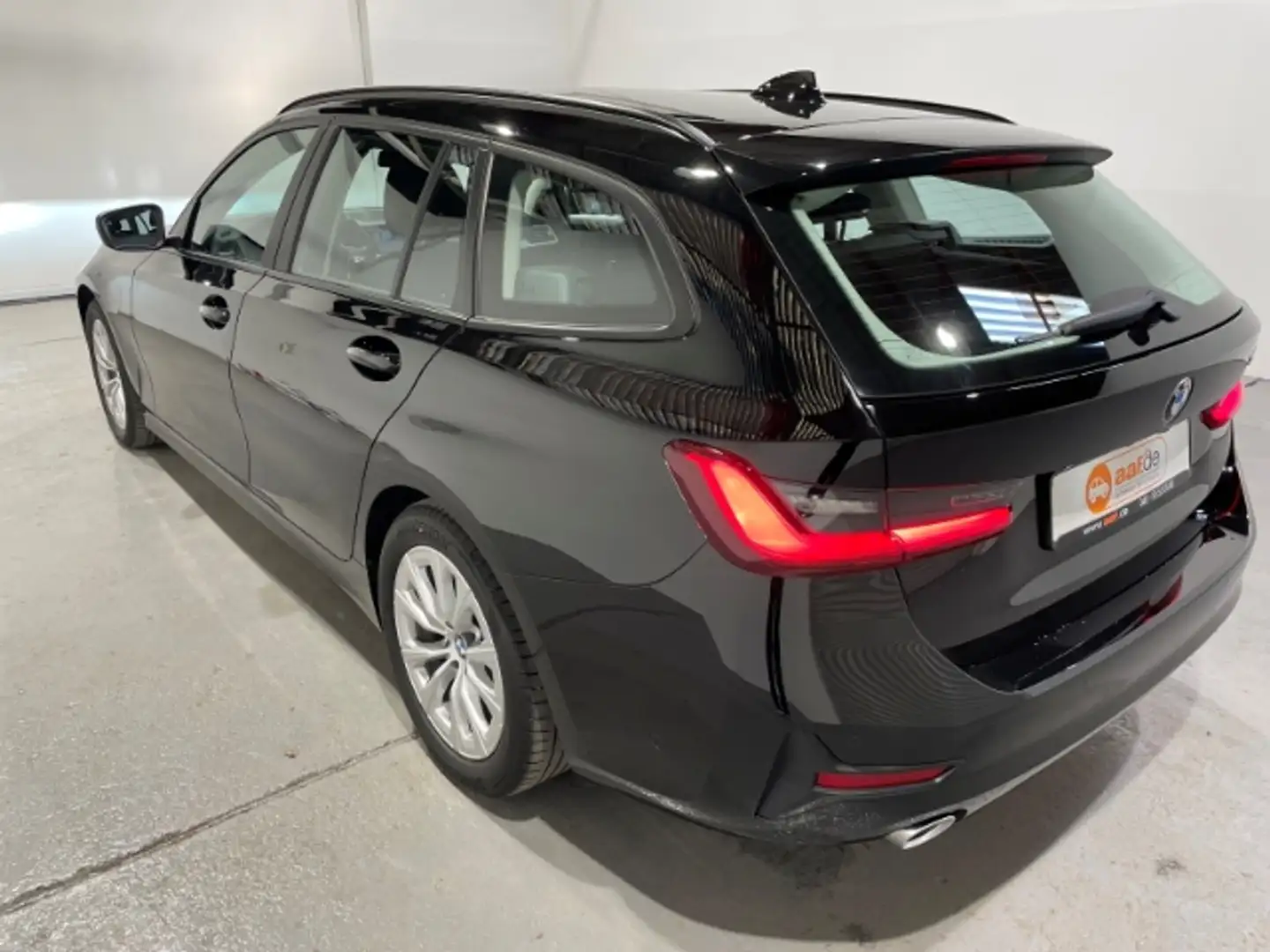 BMW 320 D Touring Advantage Automatik EU6d-T Navi LED ACC Black - 2