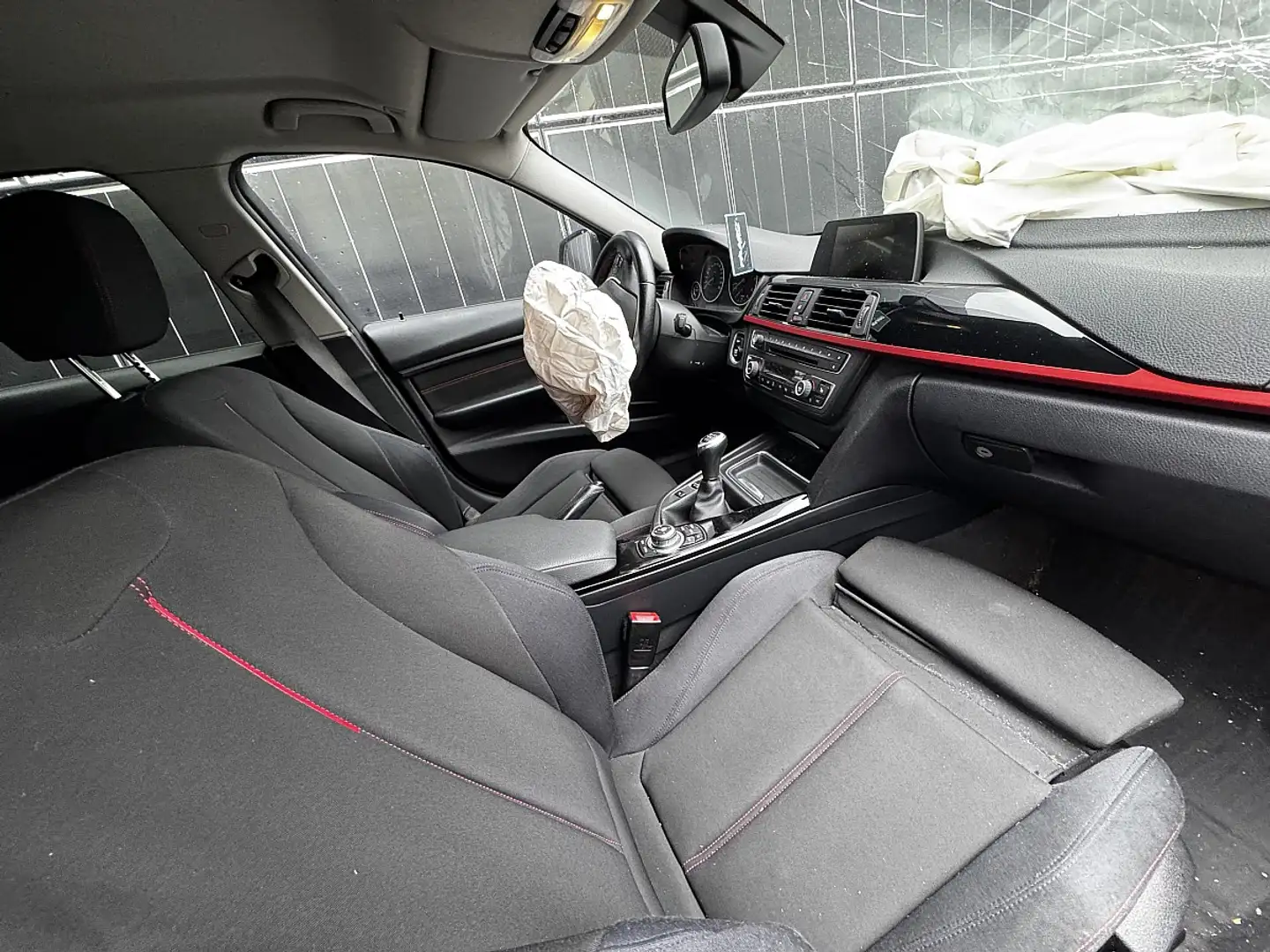 BMW 318 d Touring komplett oder Teile N47D20C Schwarz - 1