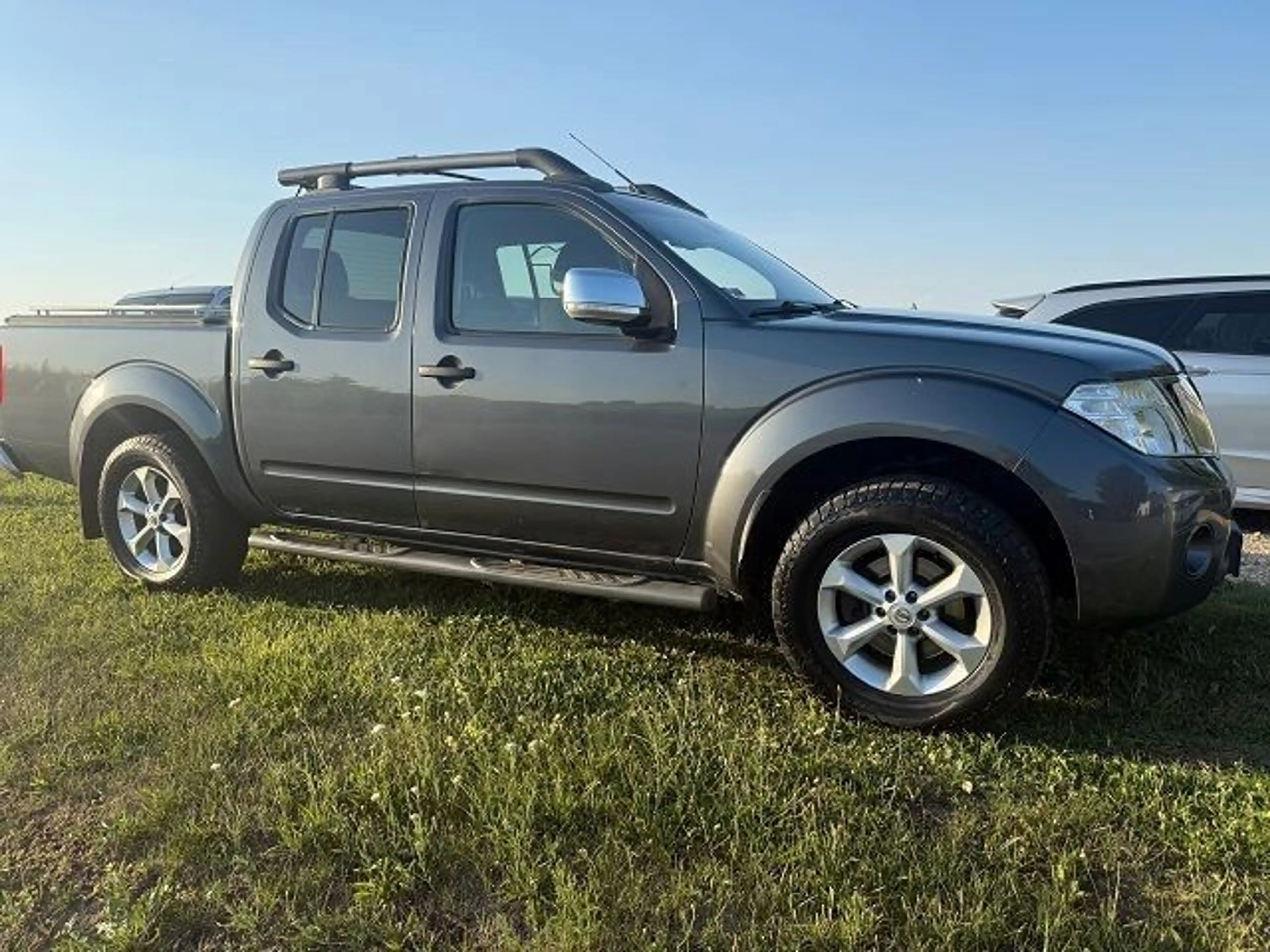 Nissan Navara Pickup Double Cab LE 4x4 LB — photo 3